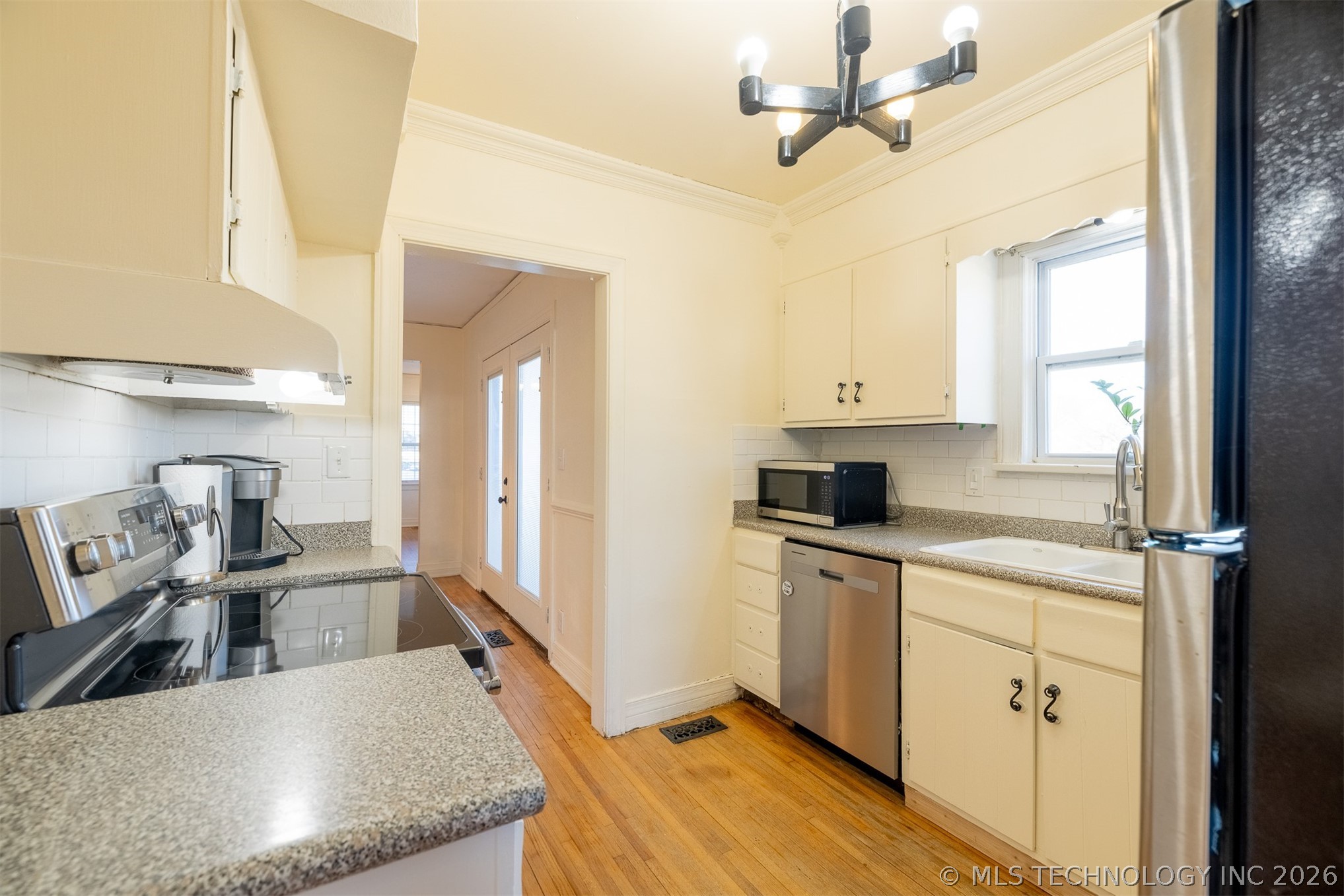 103 S Knoxville Avenue Property Photo 31