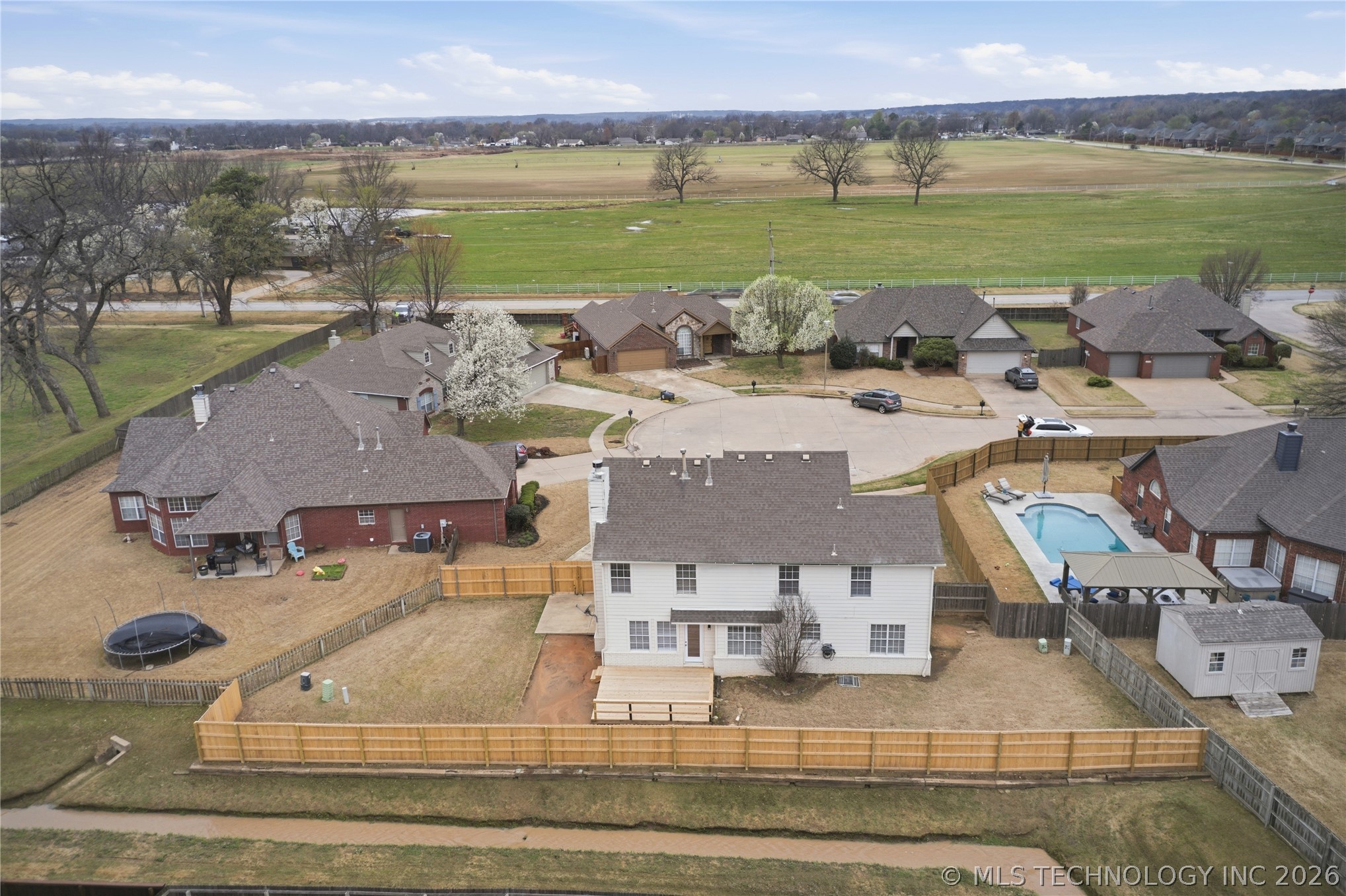 12313 S 98th East Avenue Property Photo 4