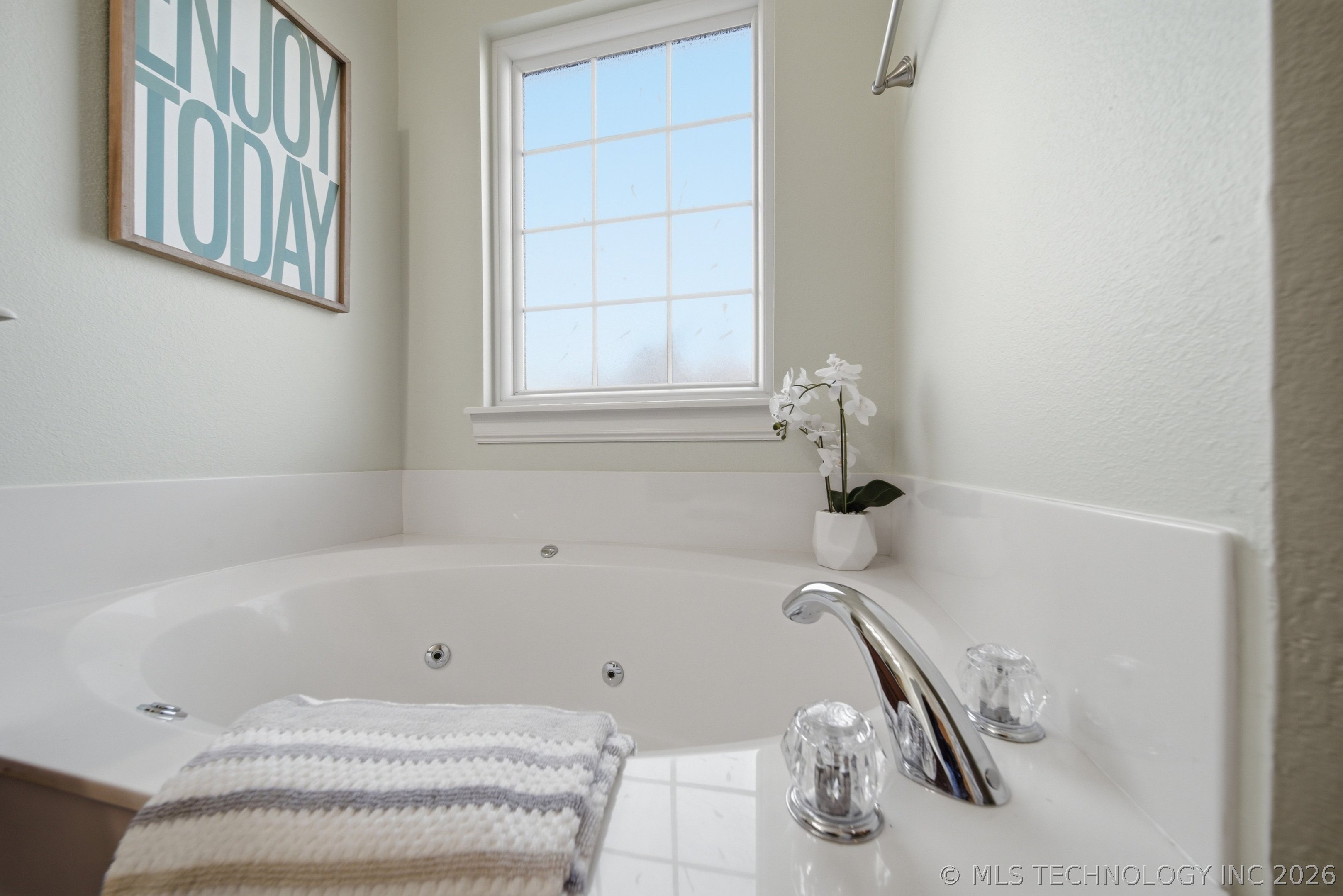 5006 S 189th East Avenue Property Photo 12