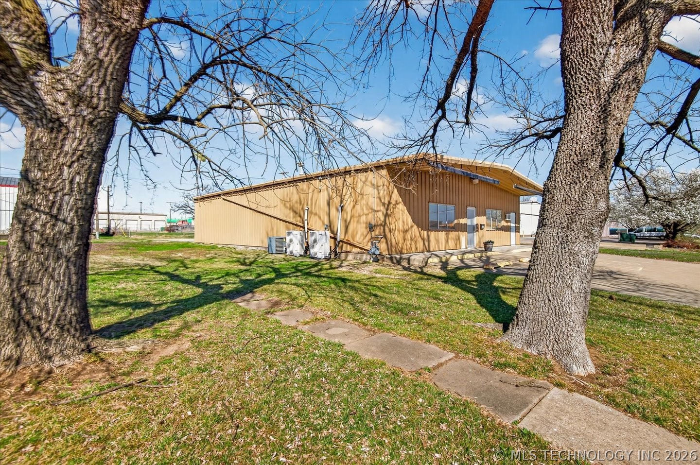 309 S Bucy Property Photo 13