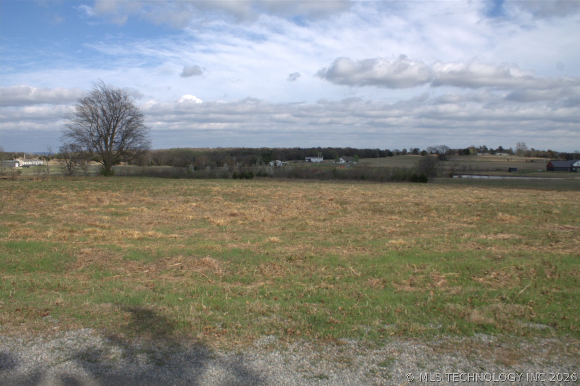 7190 Persimmon Hill Road Property Photo 2