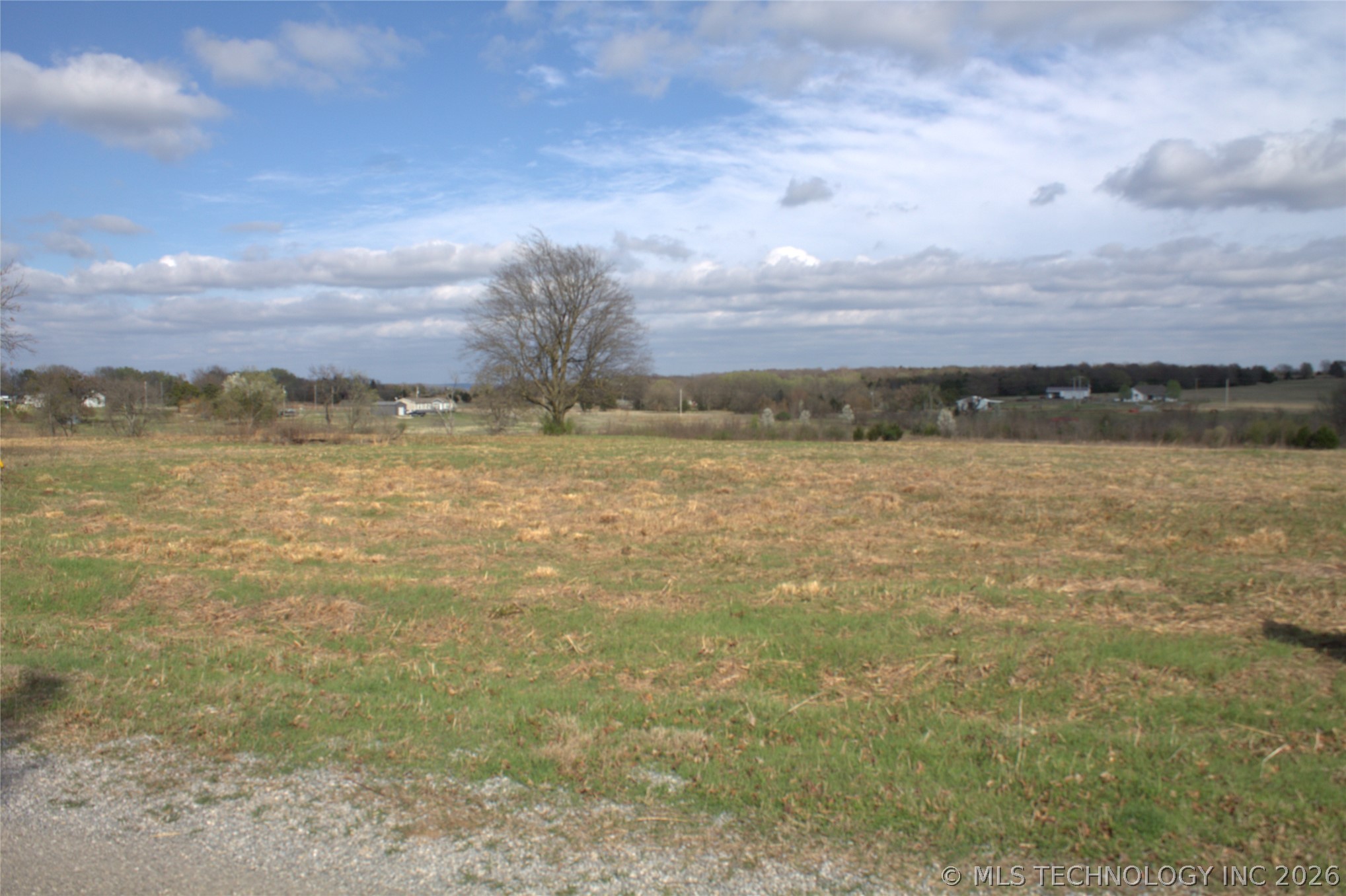 7190 Persimmon Hill Road Property Photo 3