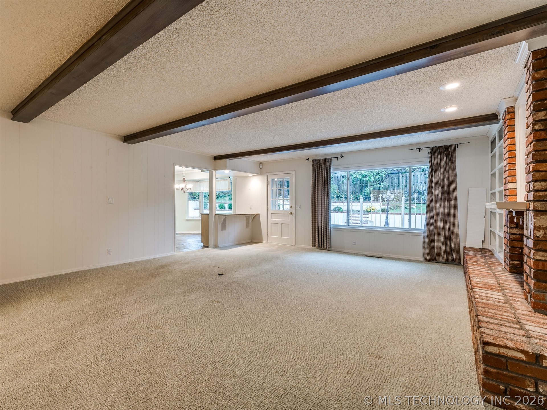 2620 E 73rd Street Property Photo 5