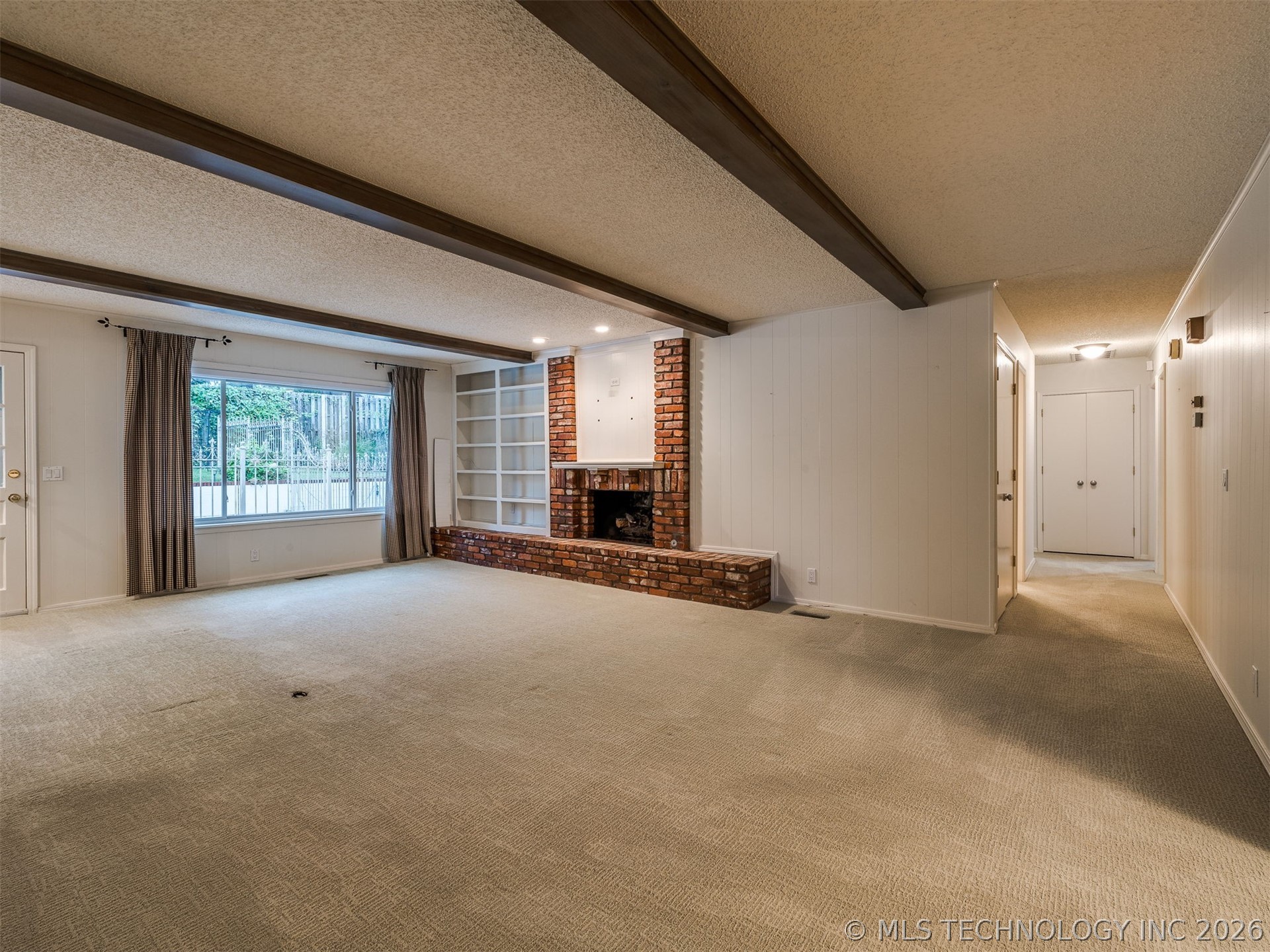 2620 E 73rd Street Property Photo 6