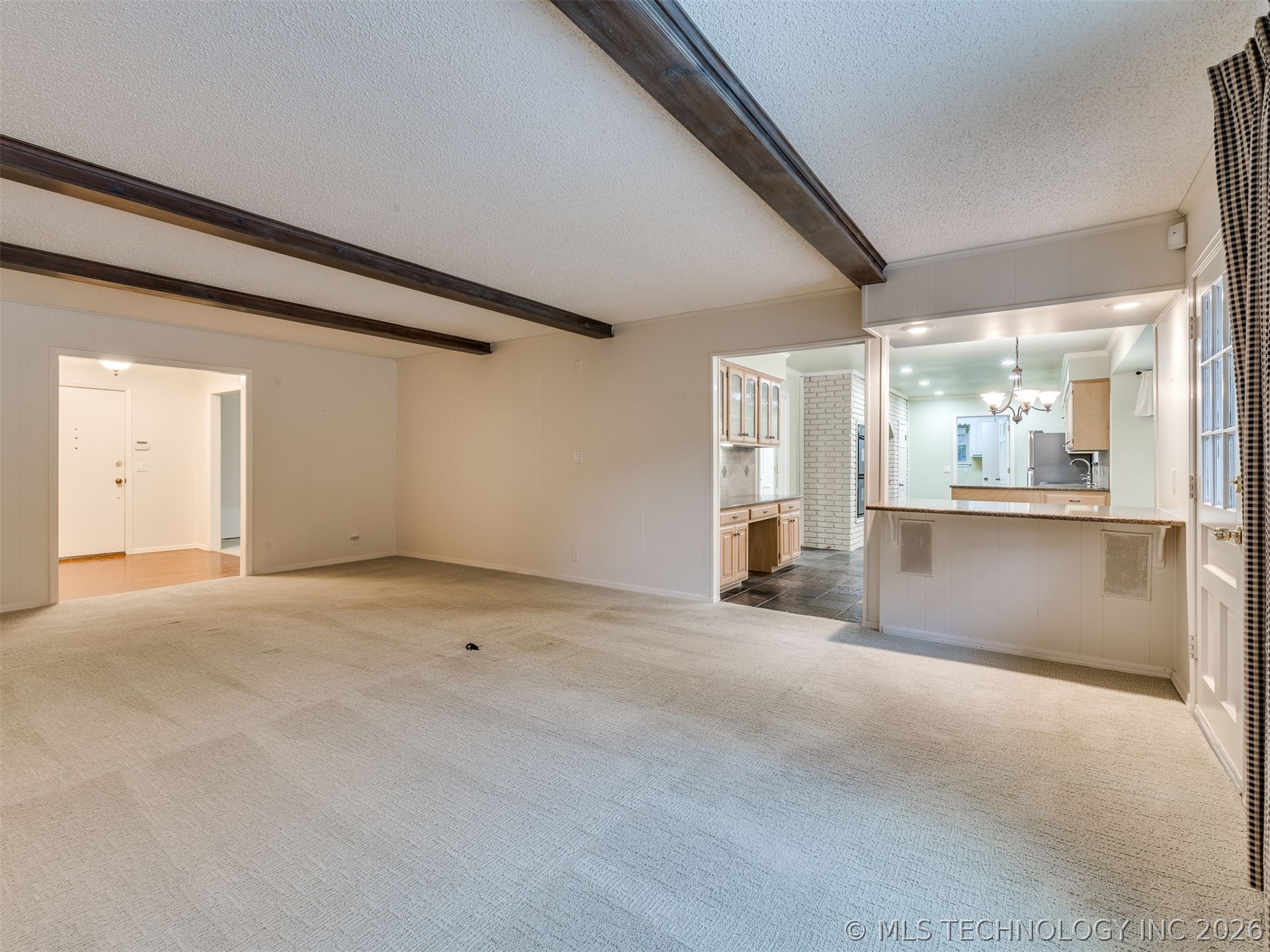 2620 E 73rd Street Property Photo 7