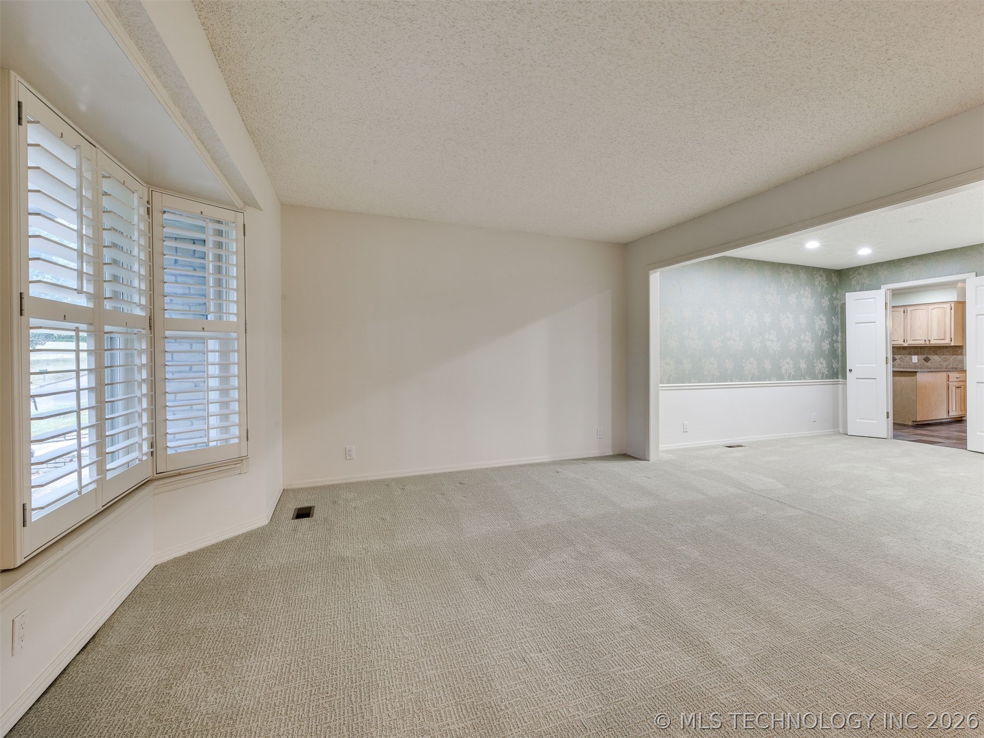 2620 E 73rd Street Property Photo 20