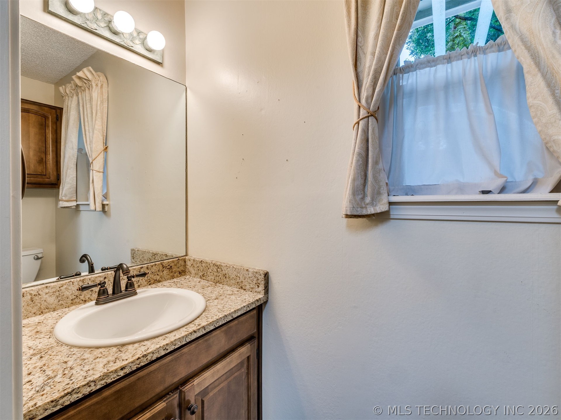2620 E 73rd Street Property Photo 24