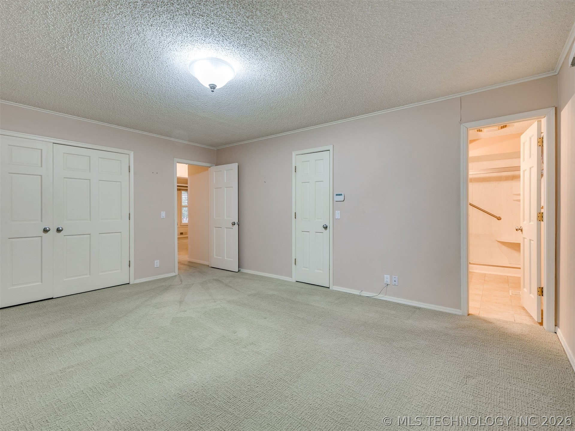 2620 E 73rd Street Property Photo 29