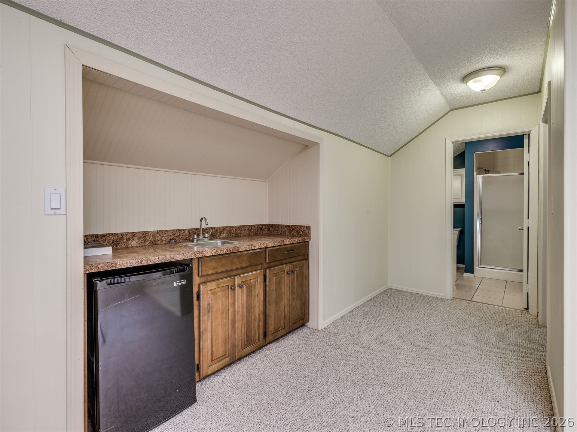 2620 E 73rd Street Property Photo 34