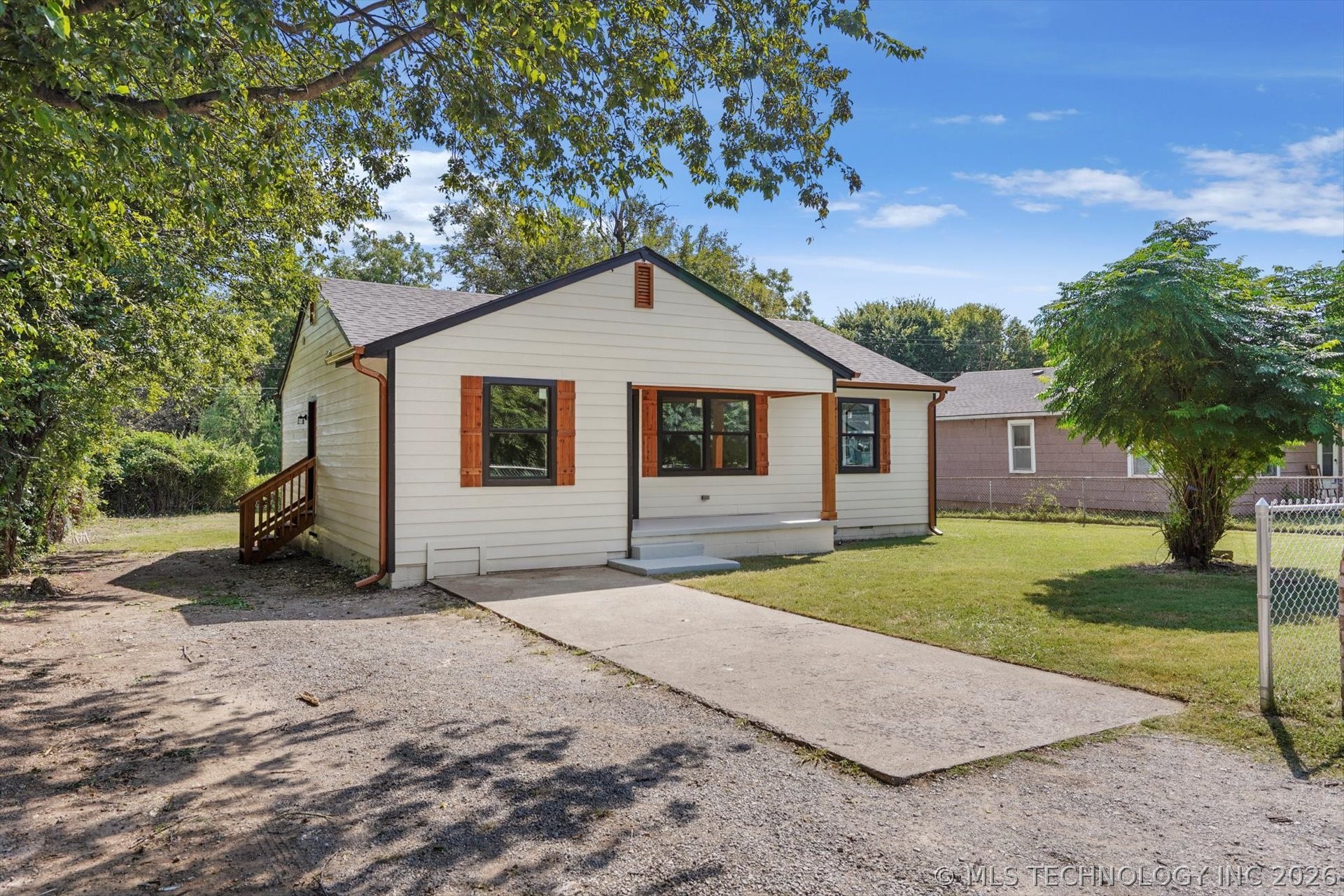 1825 N Delaware Avenue Property Photo 3