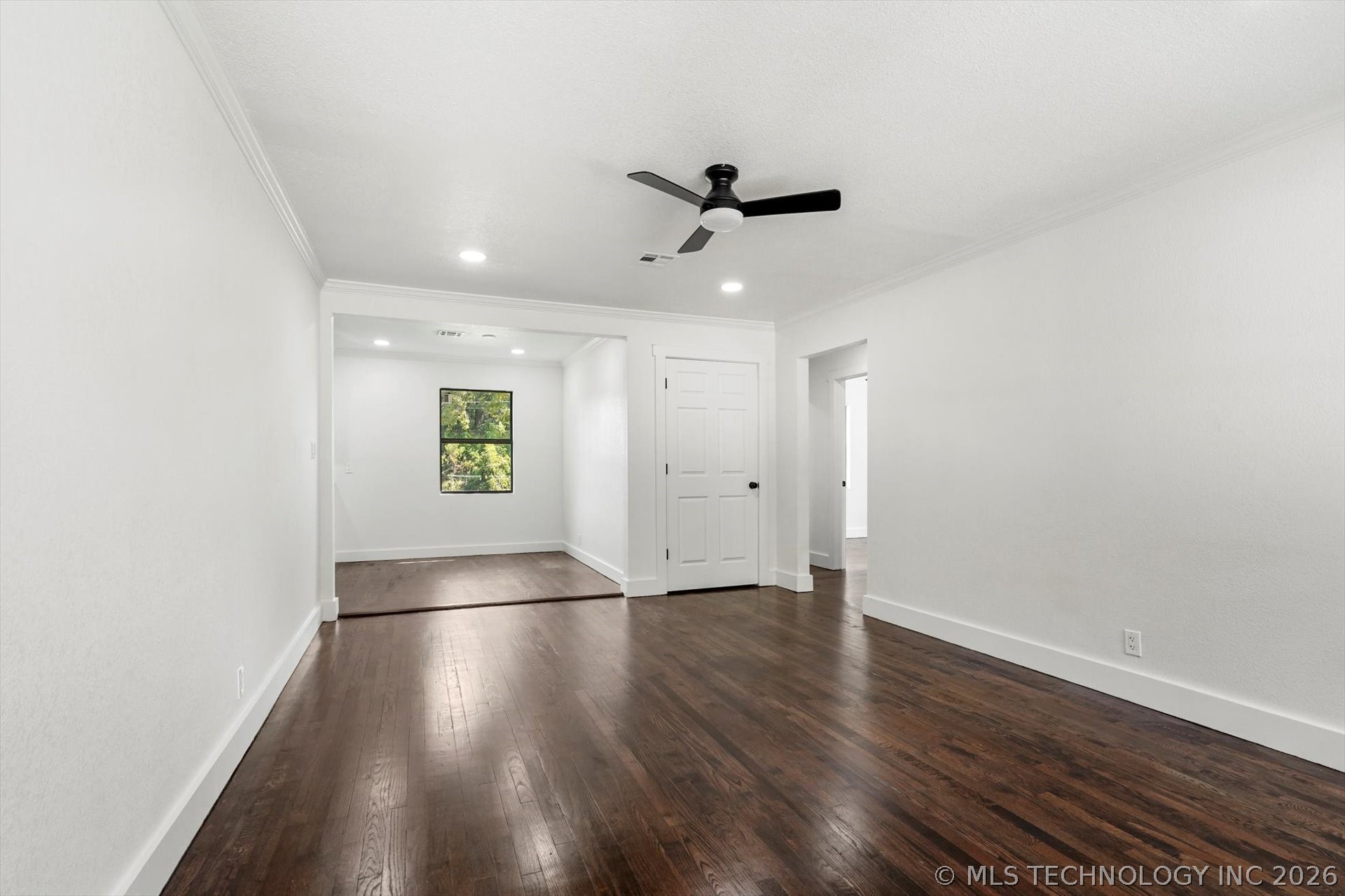 1825 N Delaware Avenue Property Photo 4