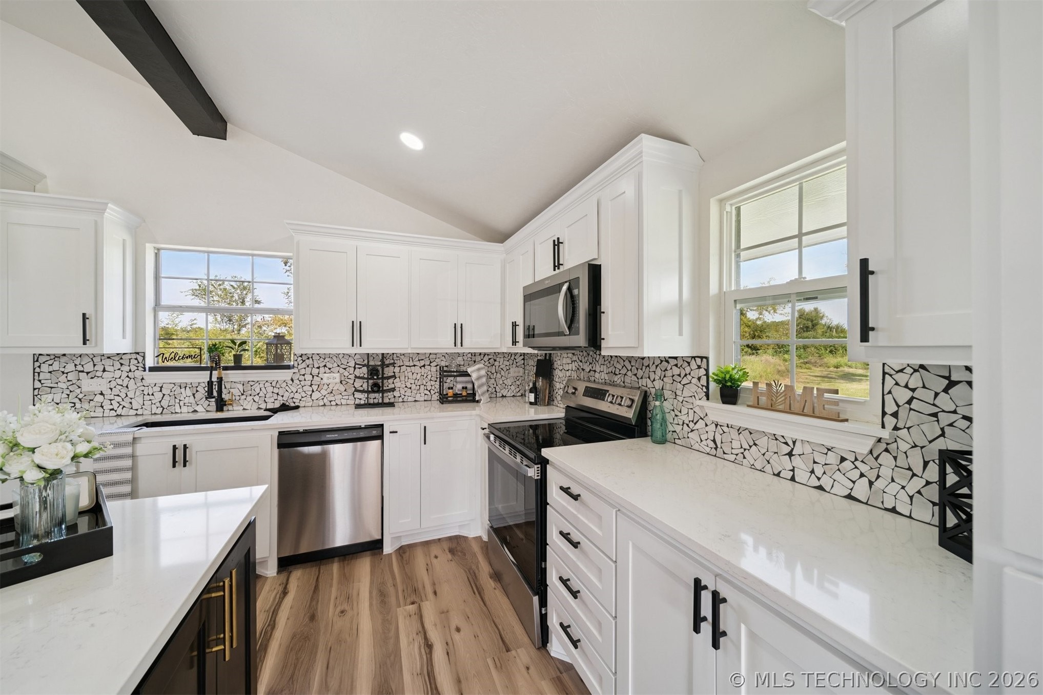 605 S Saltwell Street Property Photo 8