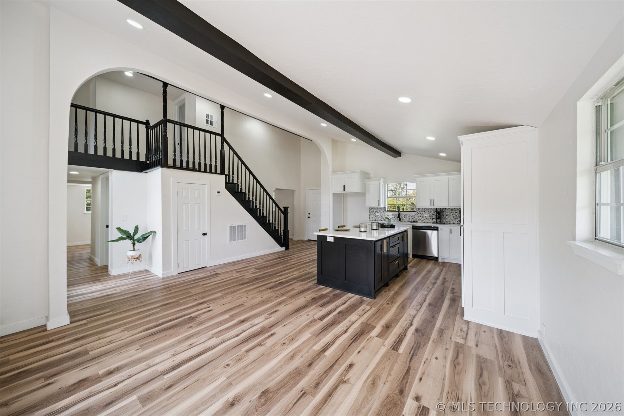 605 S Saltwell Street Property Photo 10