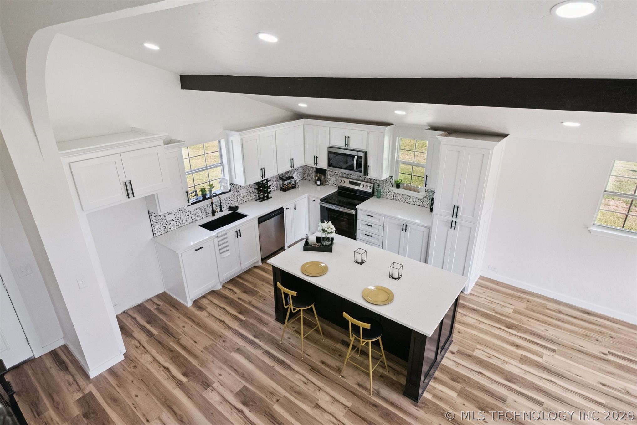 605 S Saltwell Street Property Photo 15