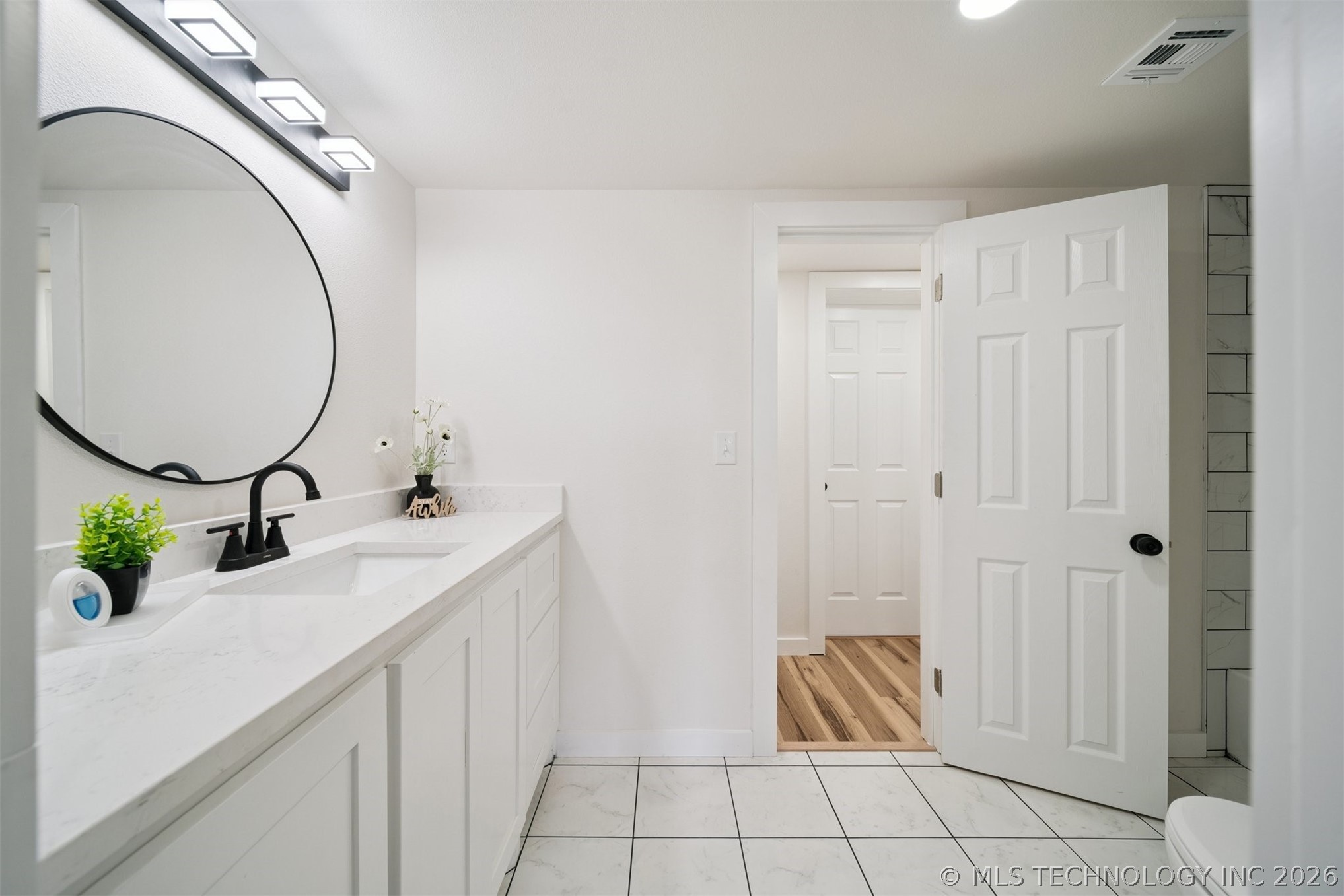 605 S Saltwell Street Property Photo 23
