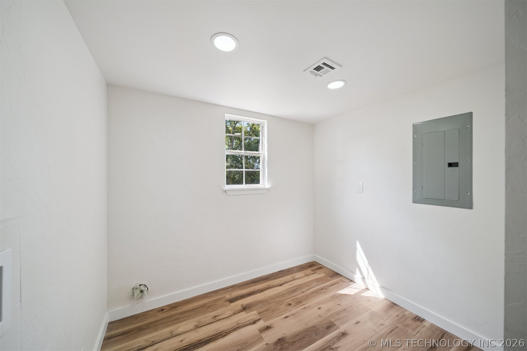 605 S Saltwell Street Property Photo 25