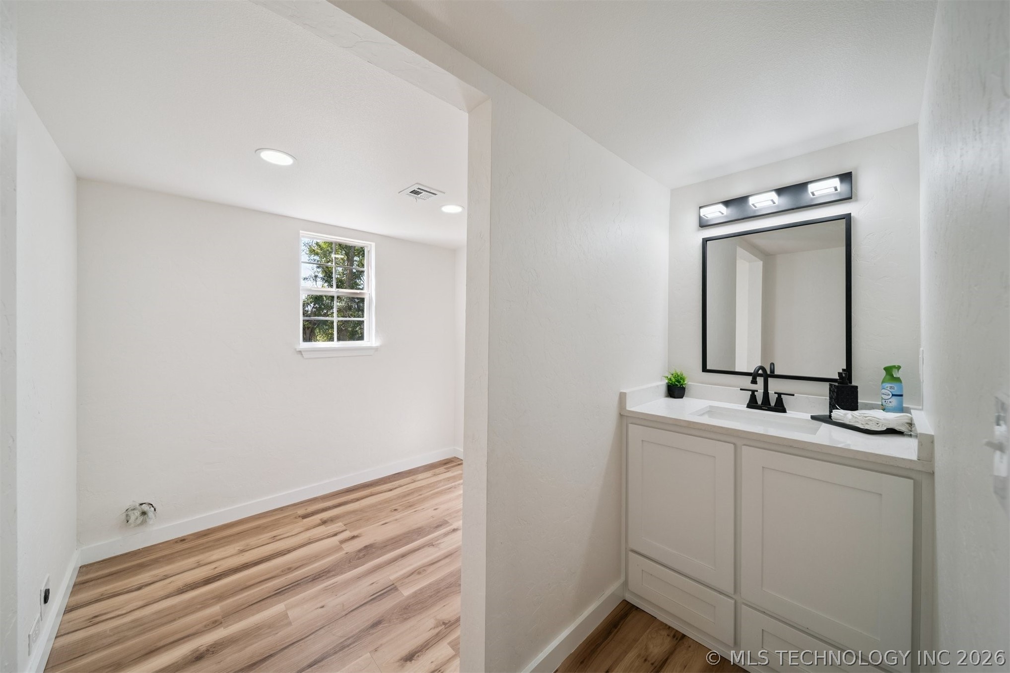 605 S Saltwell Street Property Photo 26