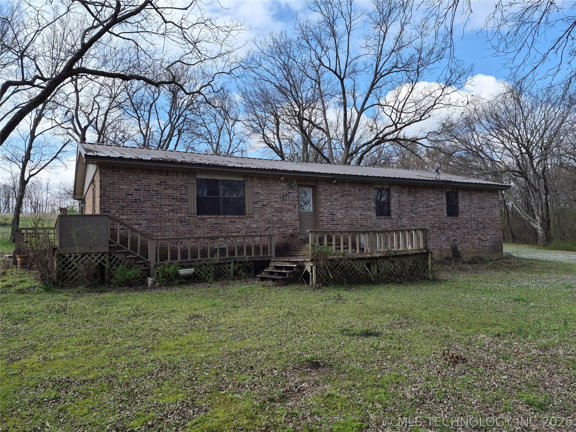 5501 S 45th Property Photo 3