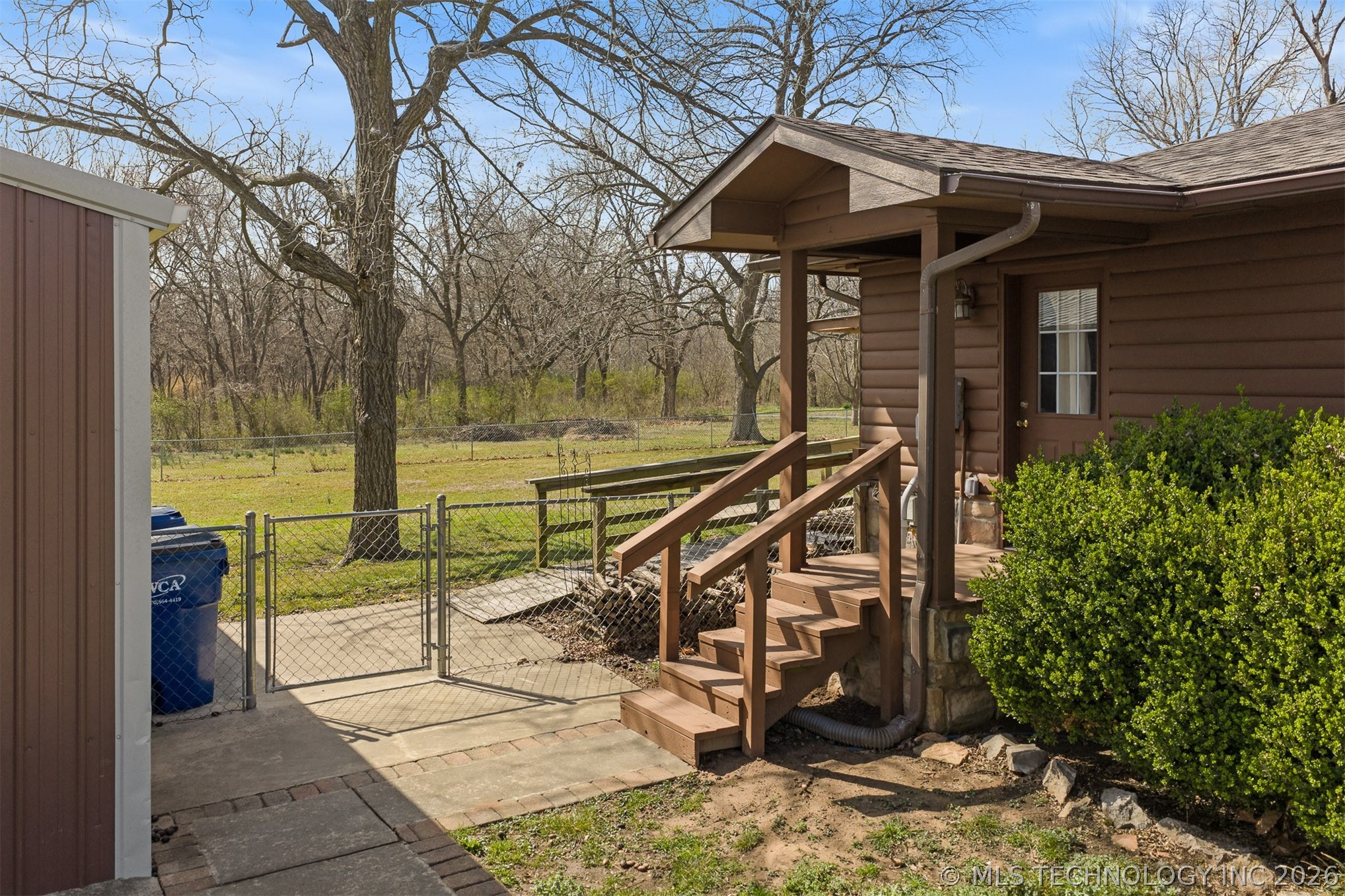 1401 E Allen Property Photo 5