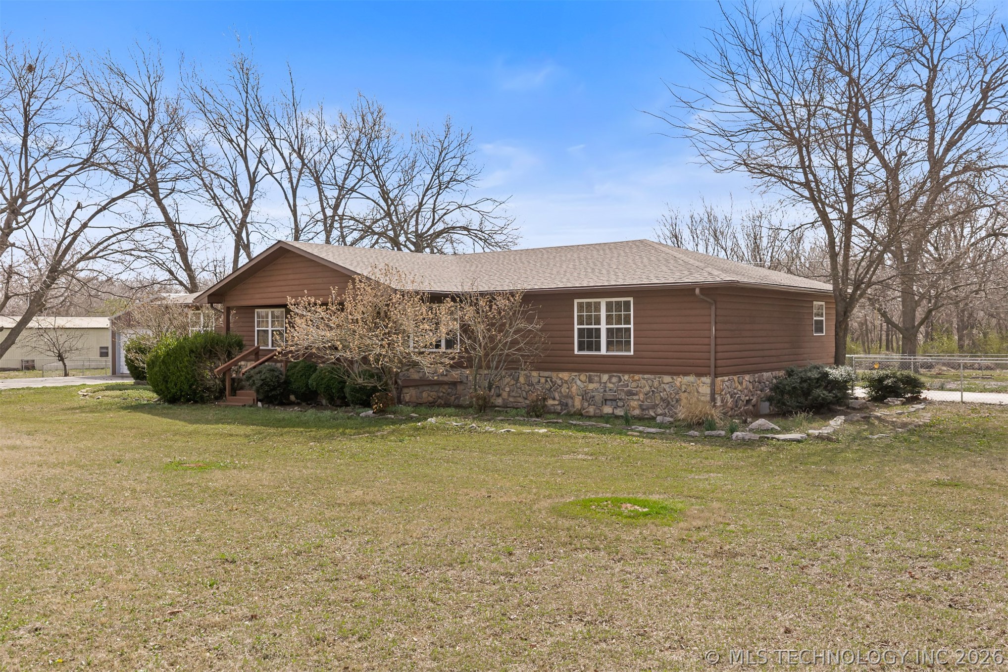1401 E Allen Property Photo 6