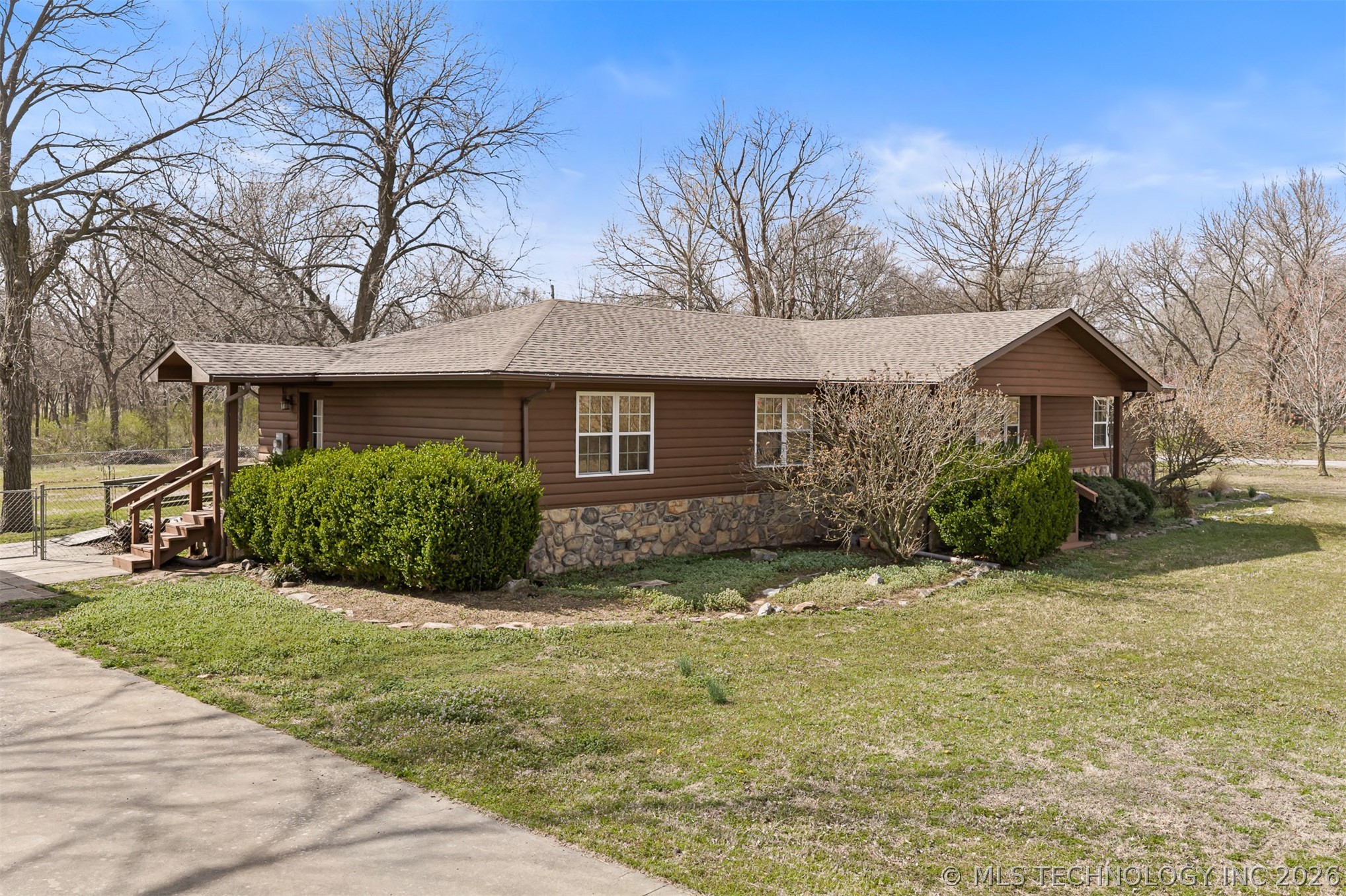 1401 E Allen Property Photo 7