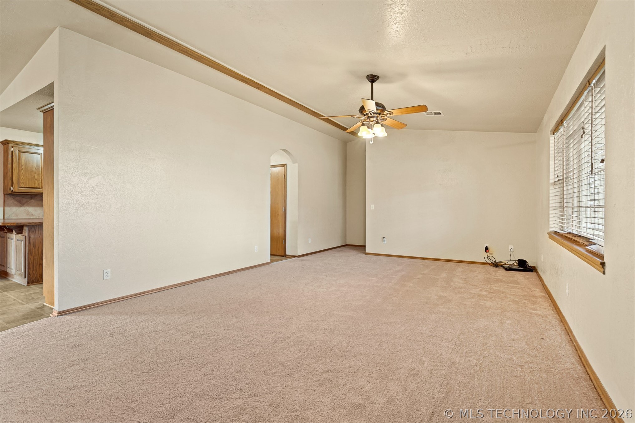 1401 E Allen Property Photo 8