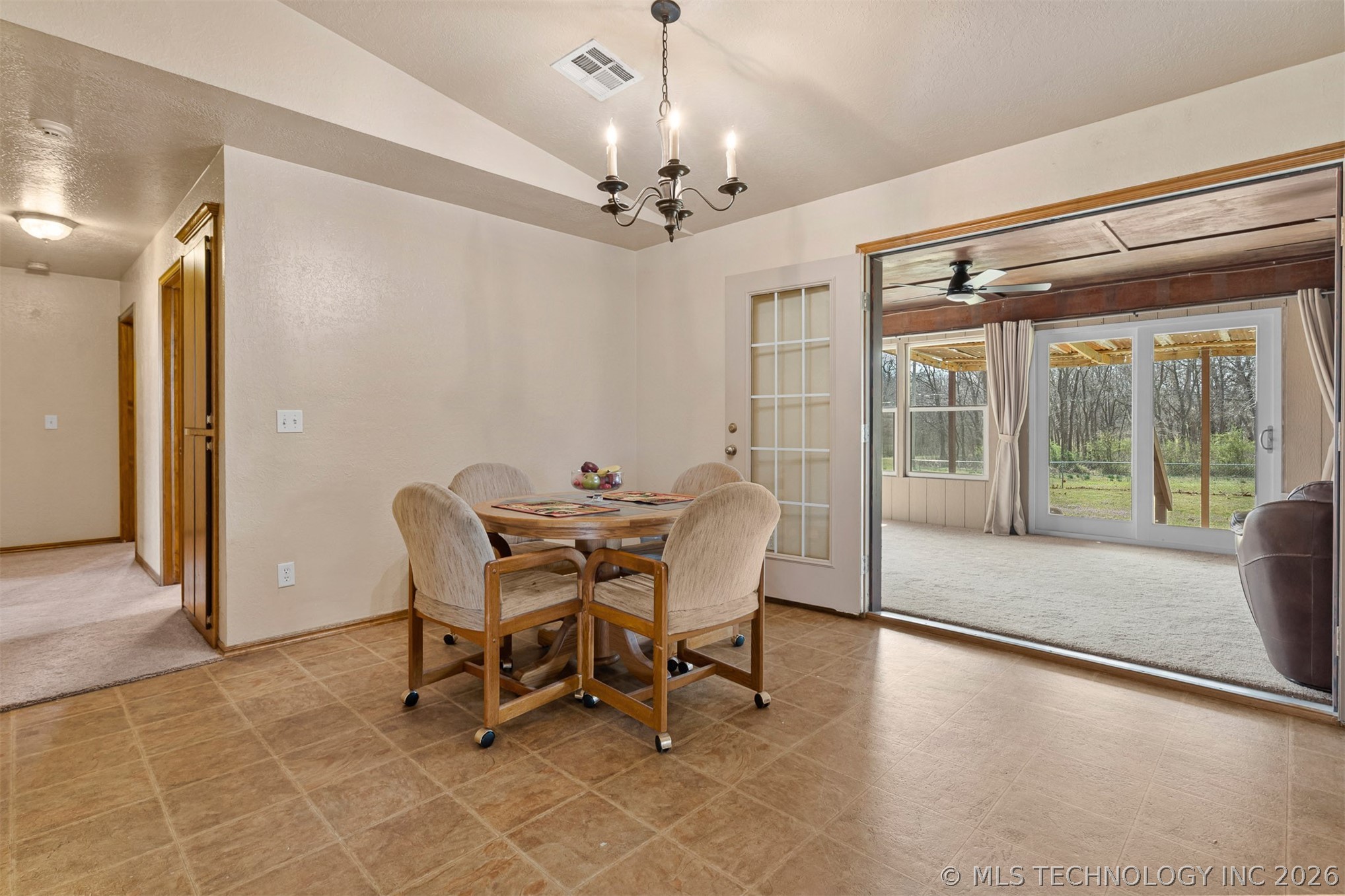 1401 E Allen Property Photo 12