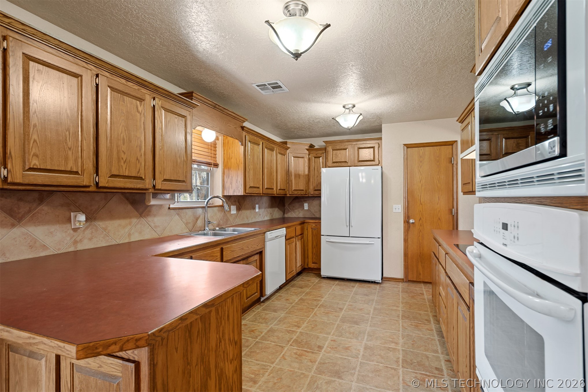 1401 E Allen Property Photo 20