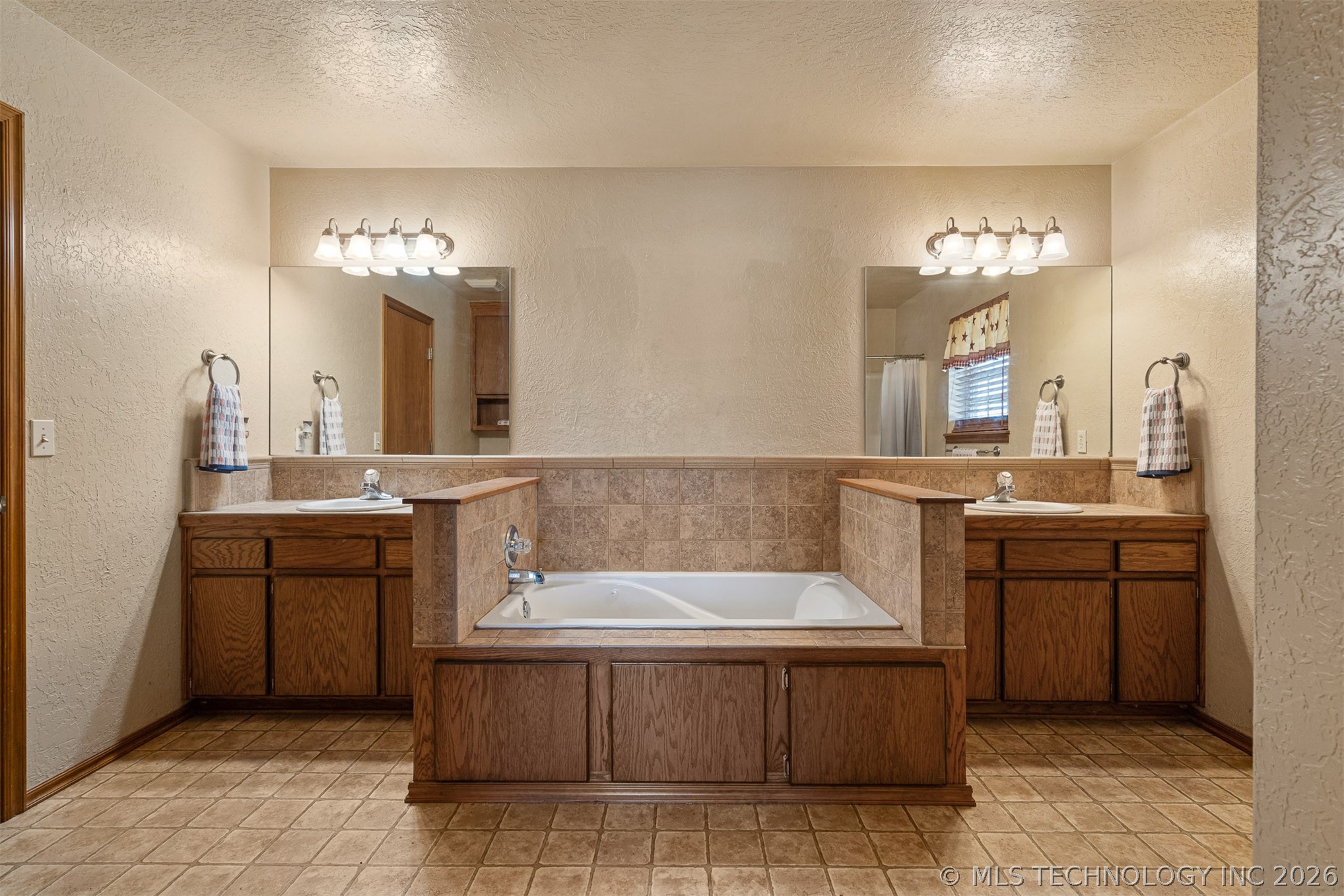 1401 E Allen Property Photo 24