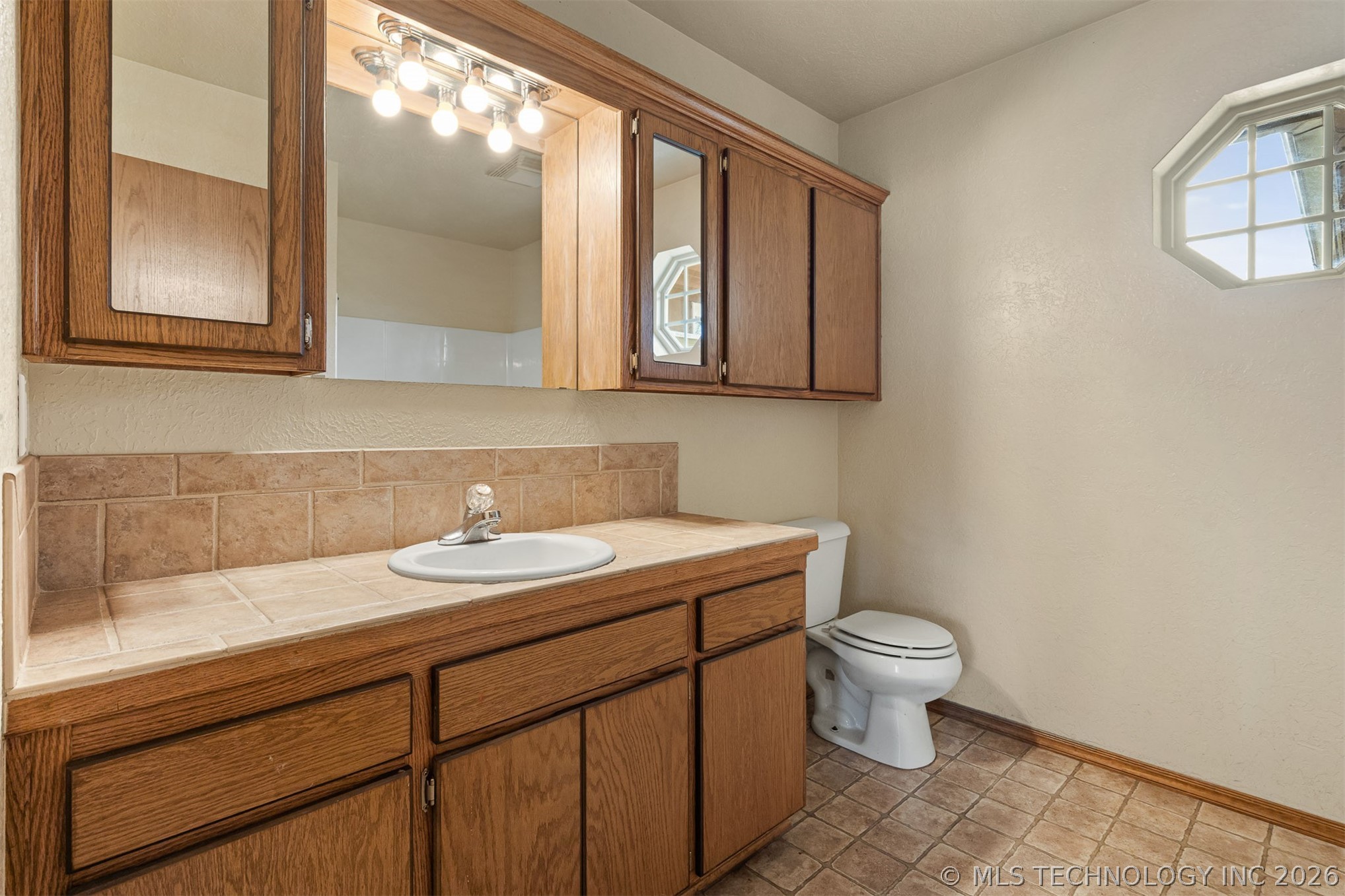 1401 E Allen Property Photo 26