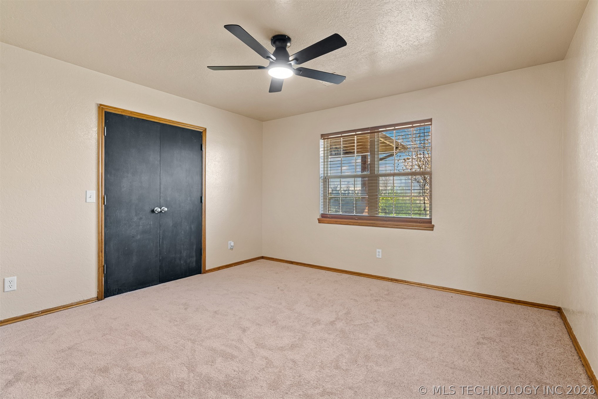 1401 E Allen Property Photo 28
