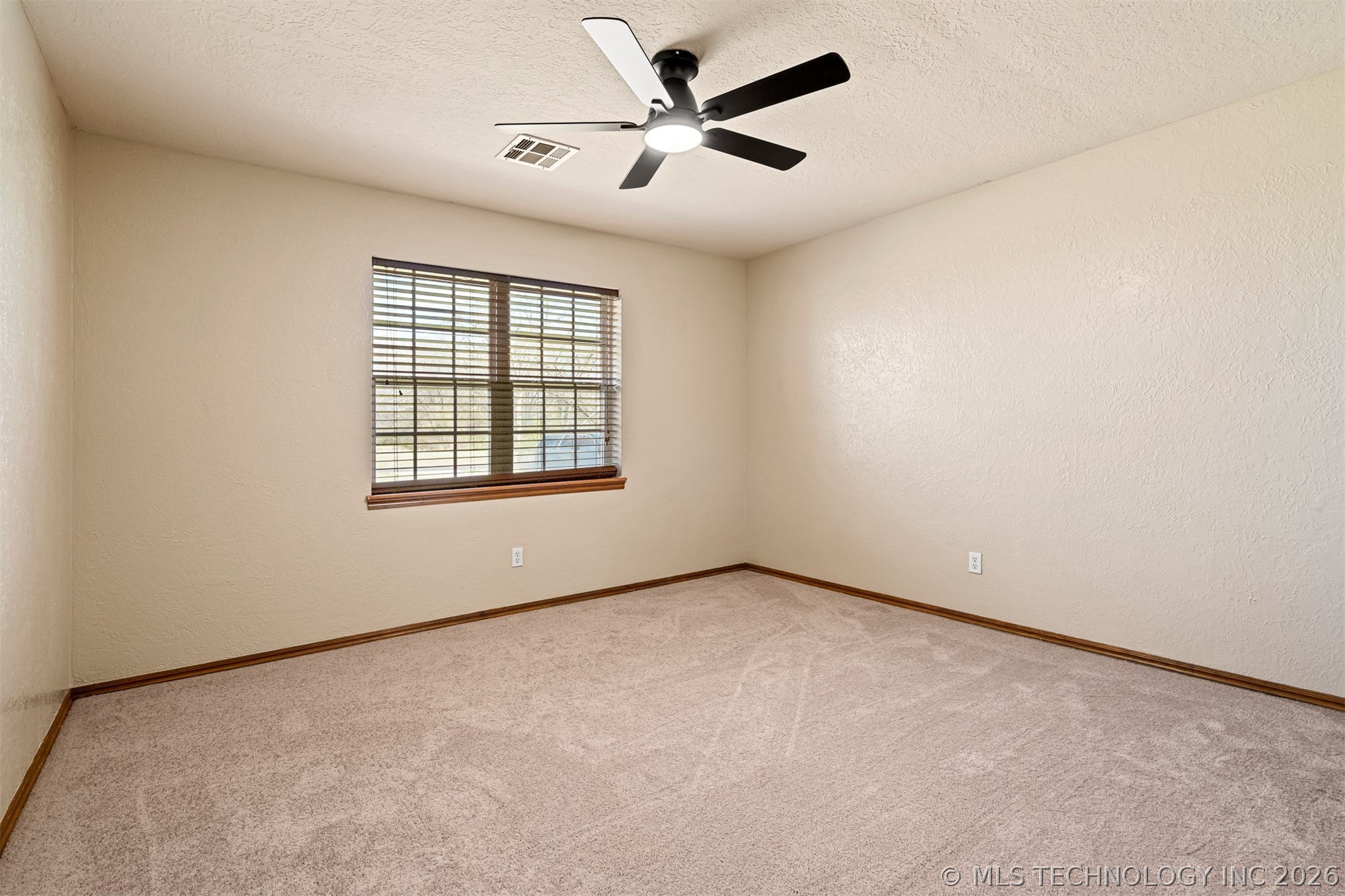 1401 E Allen Property Photo 29