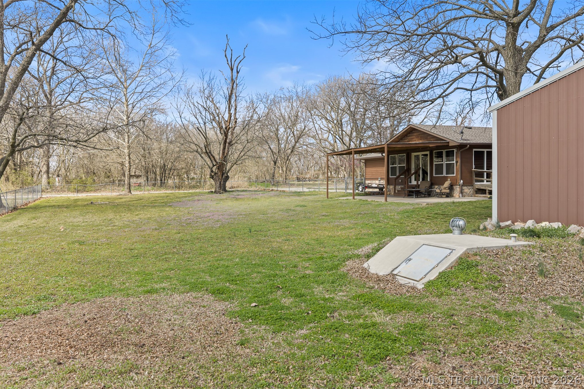 1401 E Allen Property Photo 37