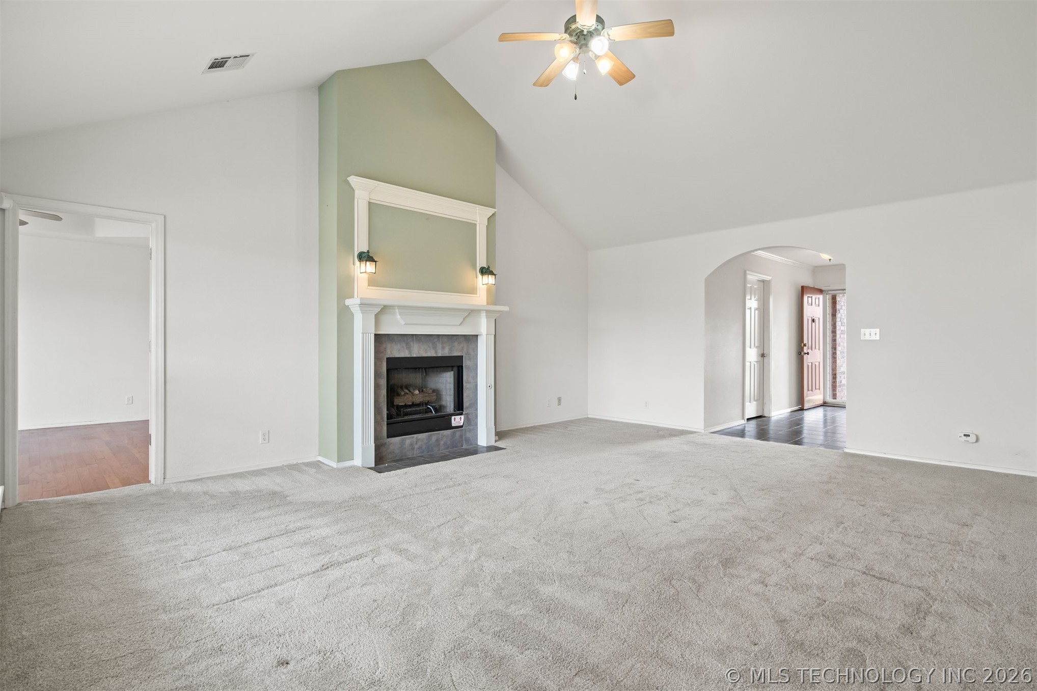 8515 N 102nd East Avenue Property Photo 10