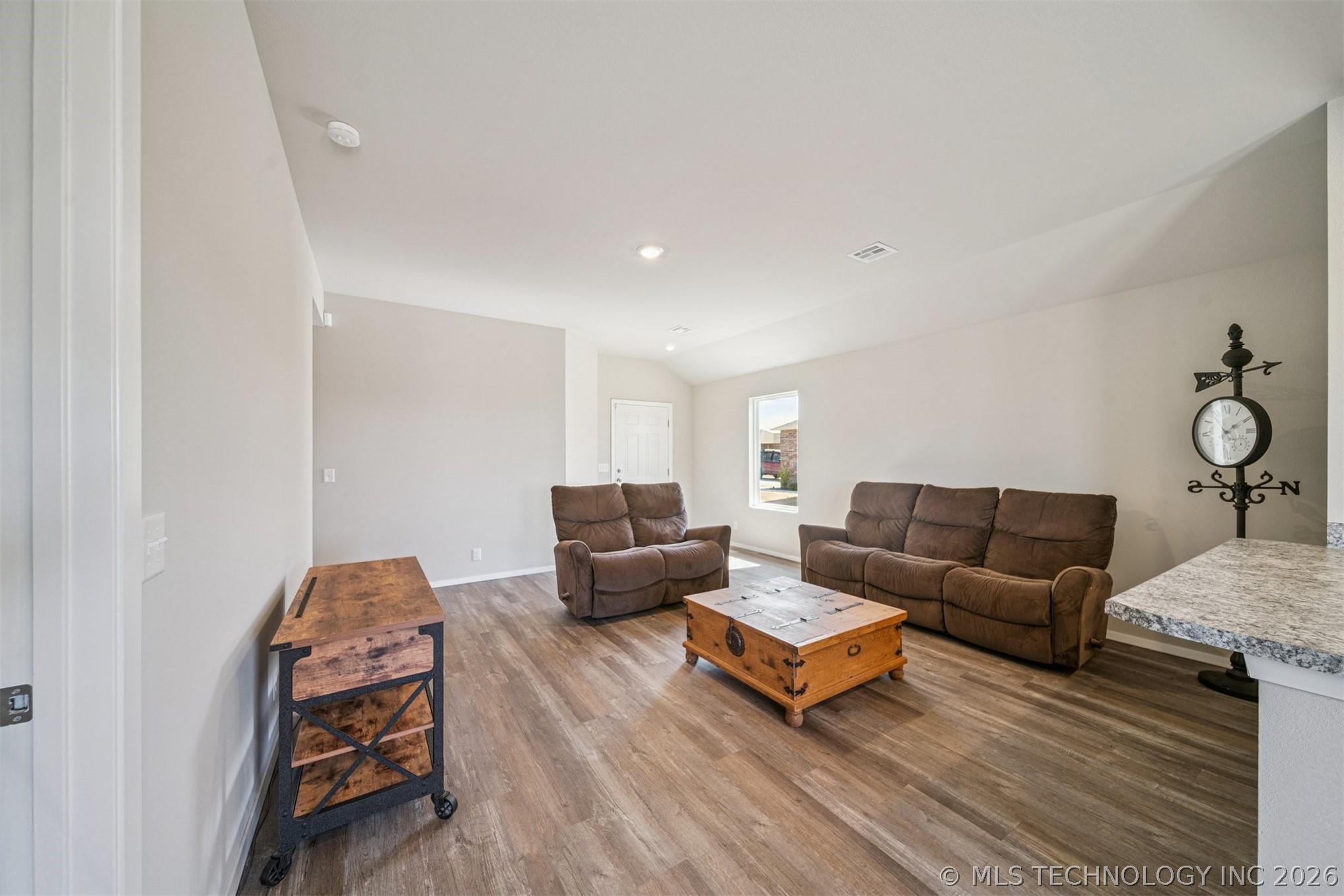 715 N Dogwood Avenue Property Photo 6