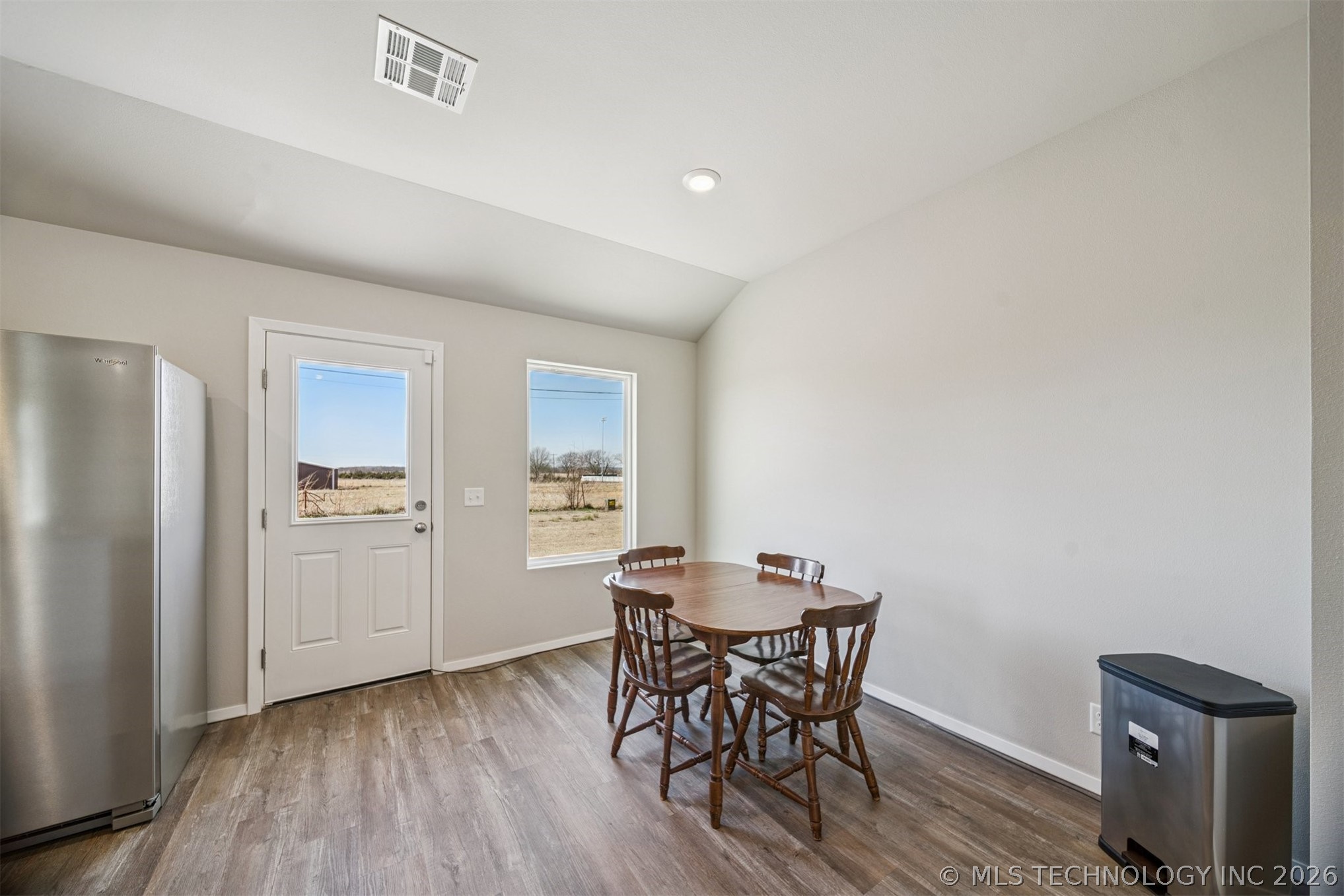 715 N Dogwood Avenue Property Photo 9