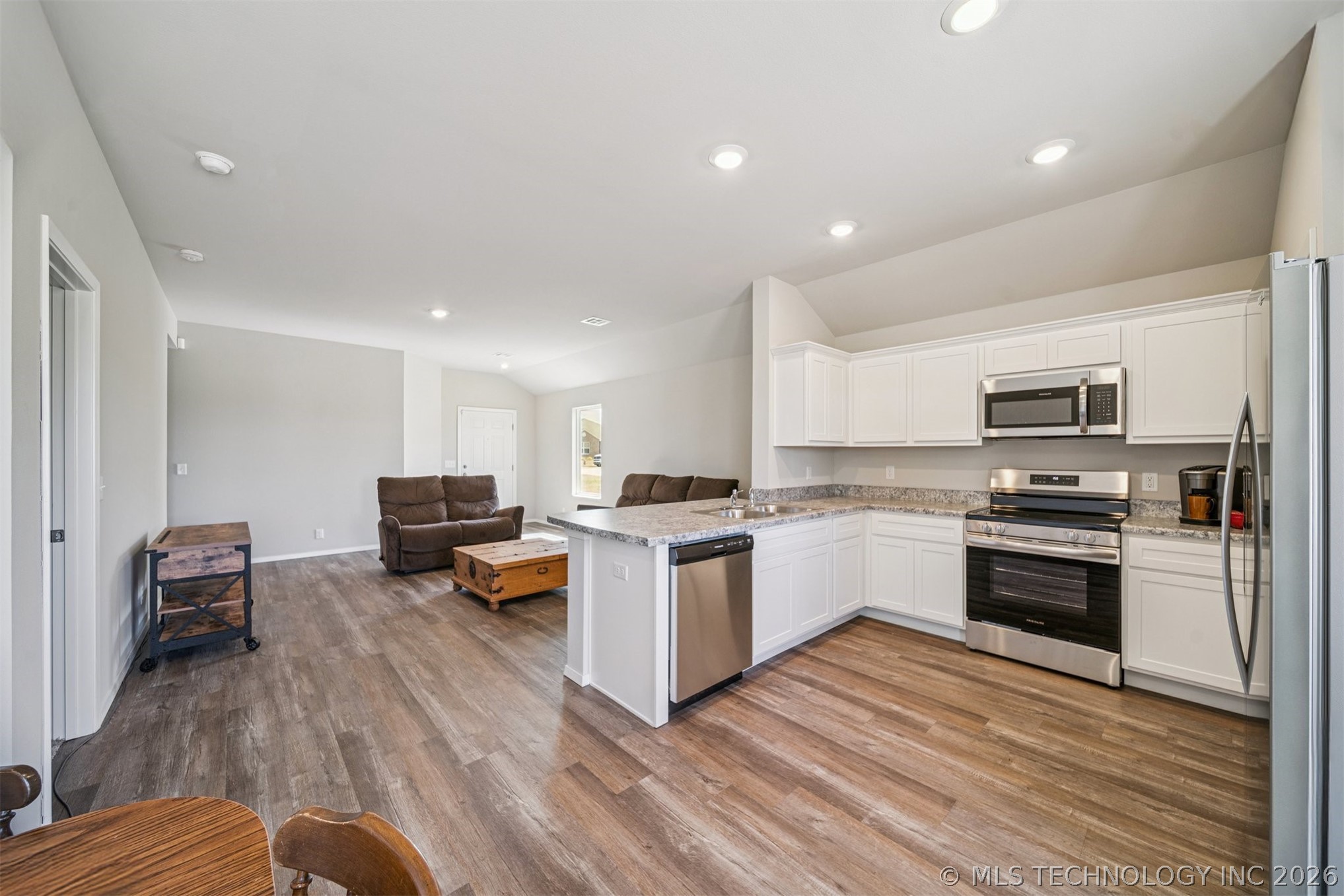 715 N Dogwood Avenue Property Photo 11