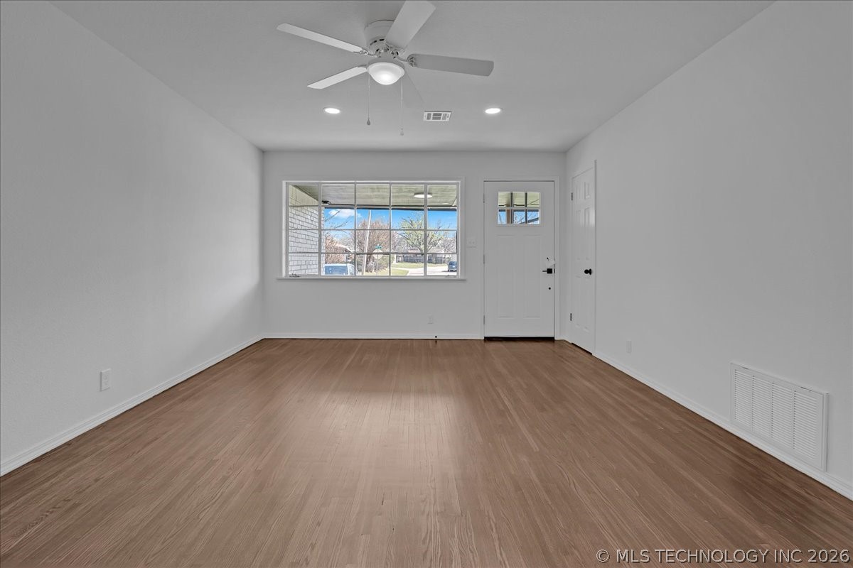 68 S 105th East Place Property Photo 3