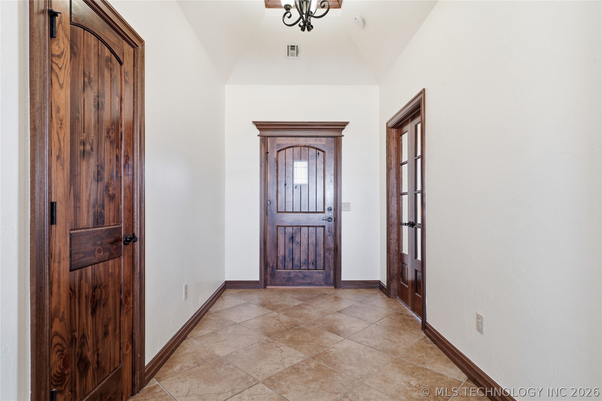 5007 E 82nd Street Property Photo 4