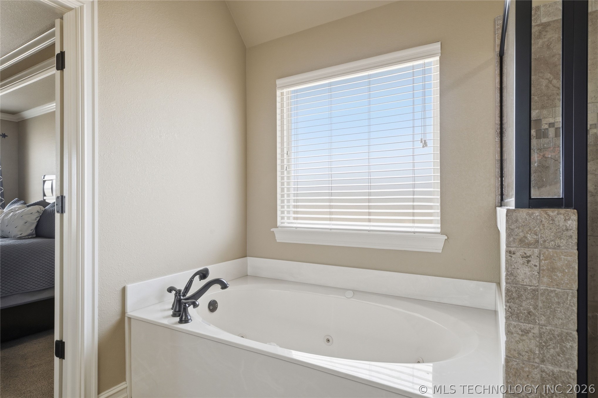5007 E 82nd Street Property Photo 34