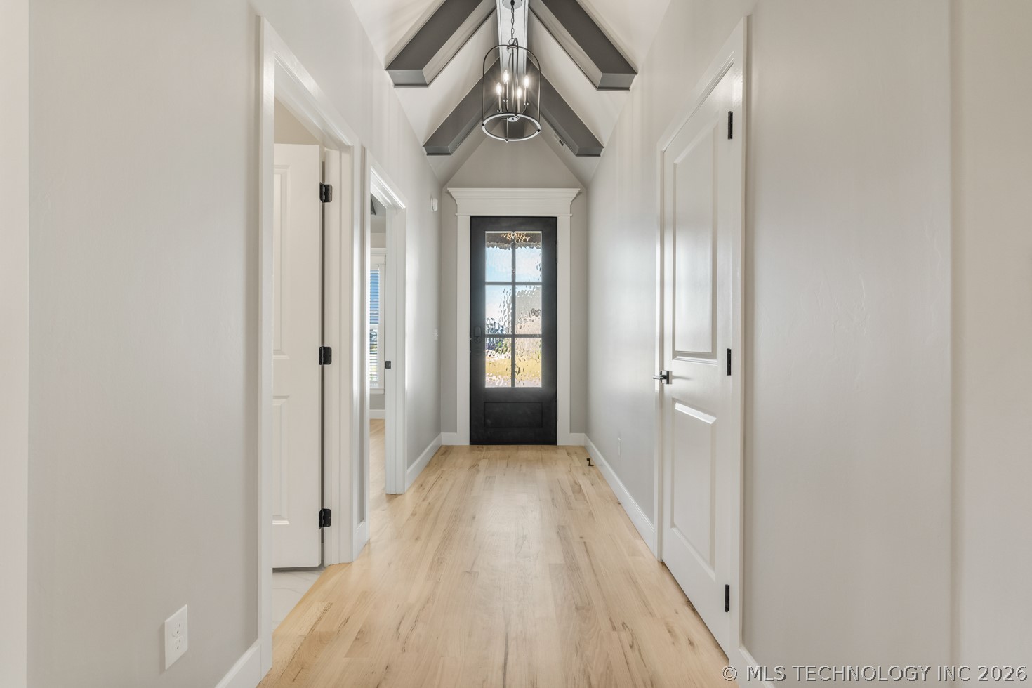 6705 S Fir Avenue Property Photo 3