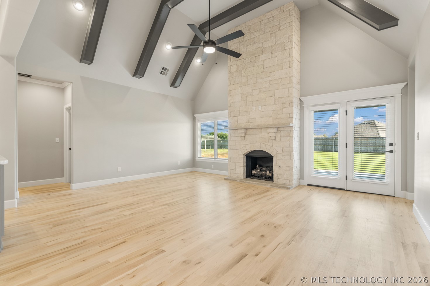 6705 S Fir Avenue Property Photo 18