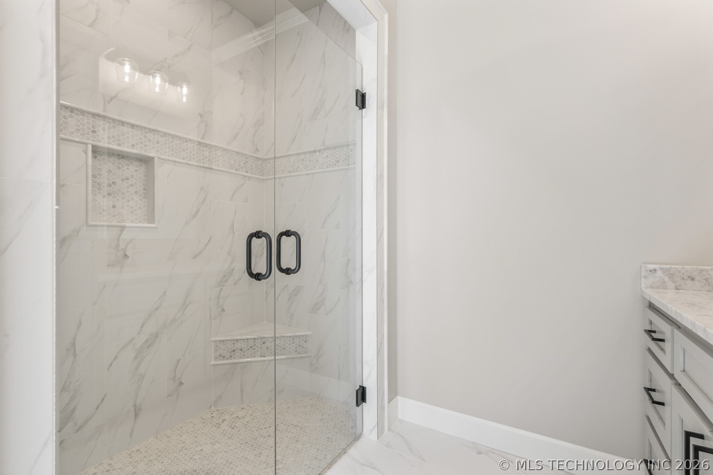 6705 S Fir Avenue Property Photo 26