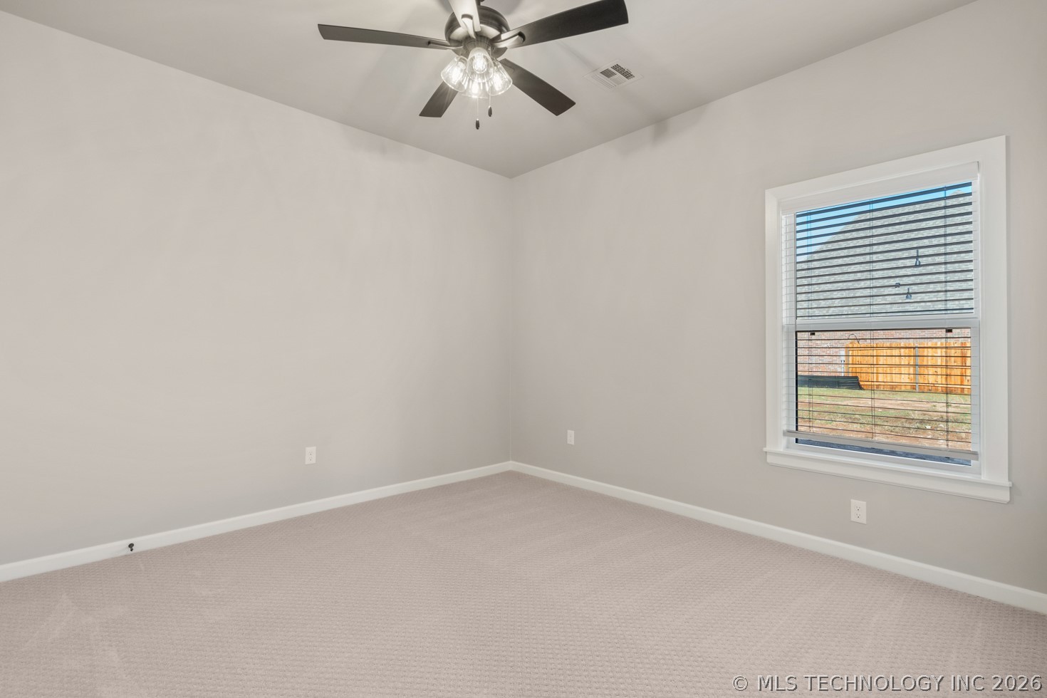 6705 S Fir Avenue Property Photo 32