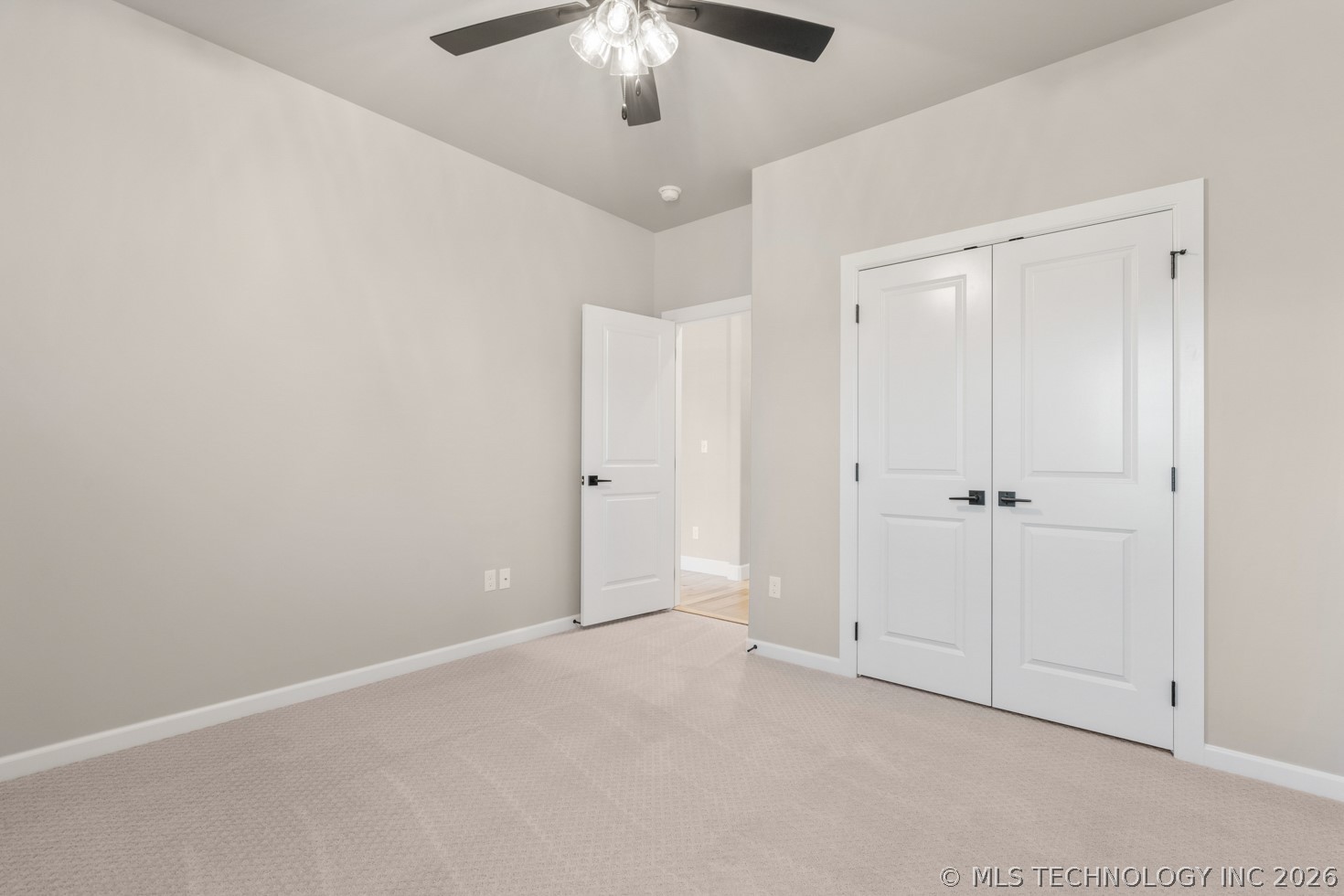 6705 S Fir Avenue Property Photo 35