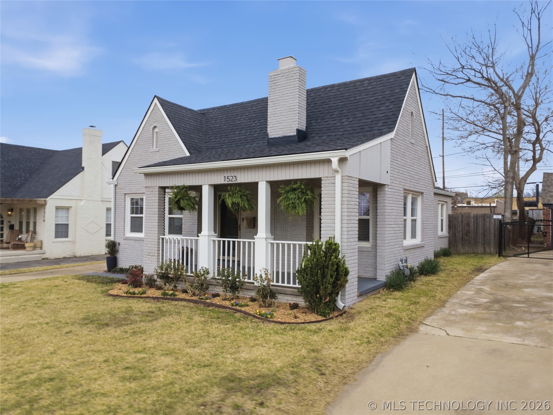 1523 S Gary Place Property Photo 3