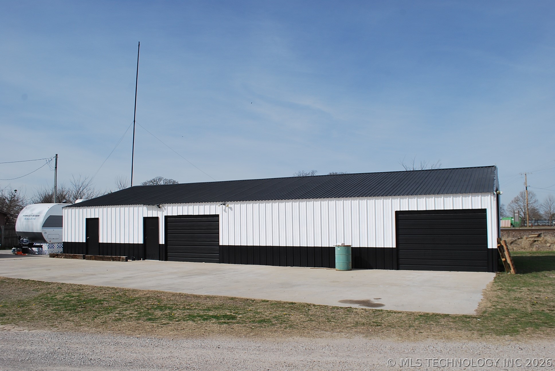 1000 Crown Street Property Photo 1
