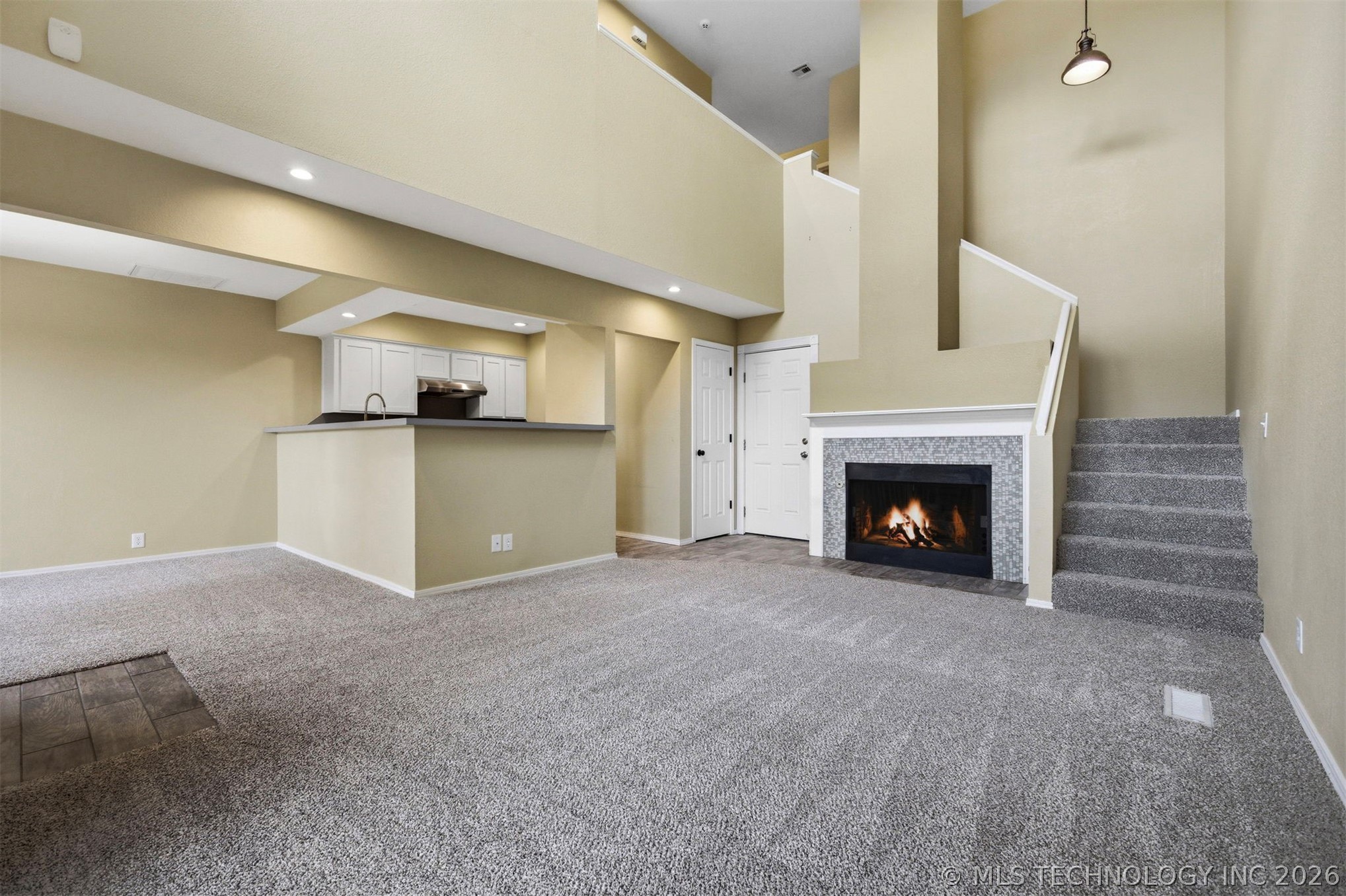 9006 E 60th Place Property Photo 6
