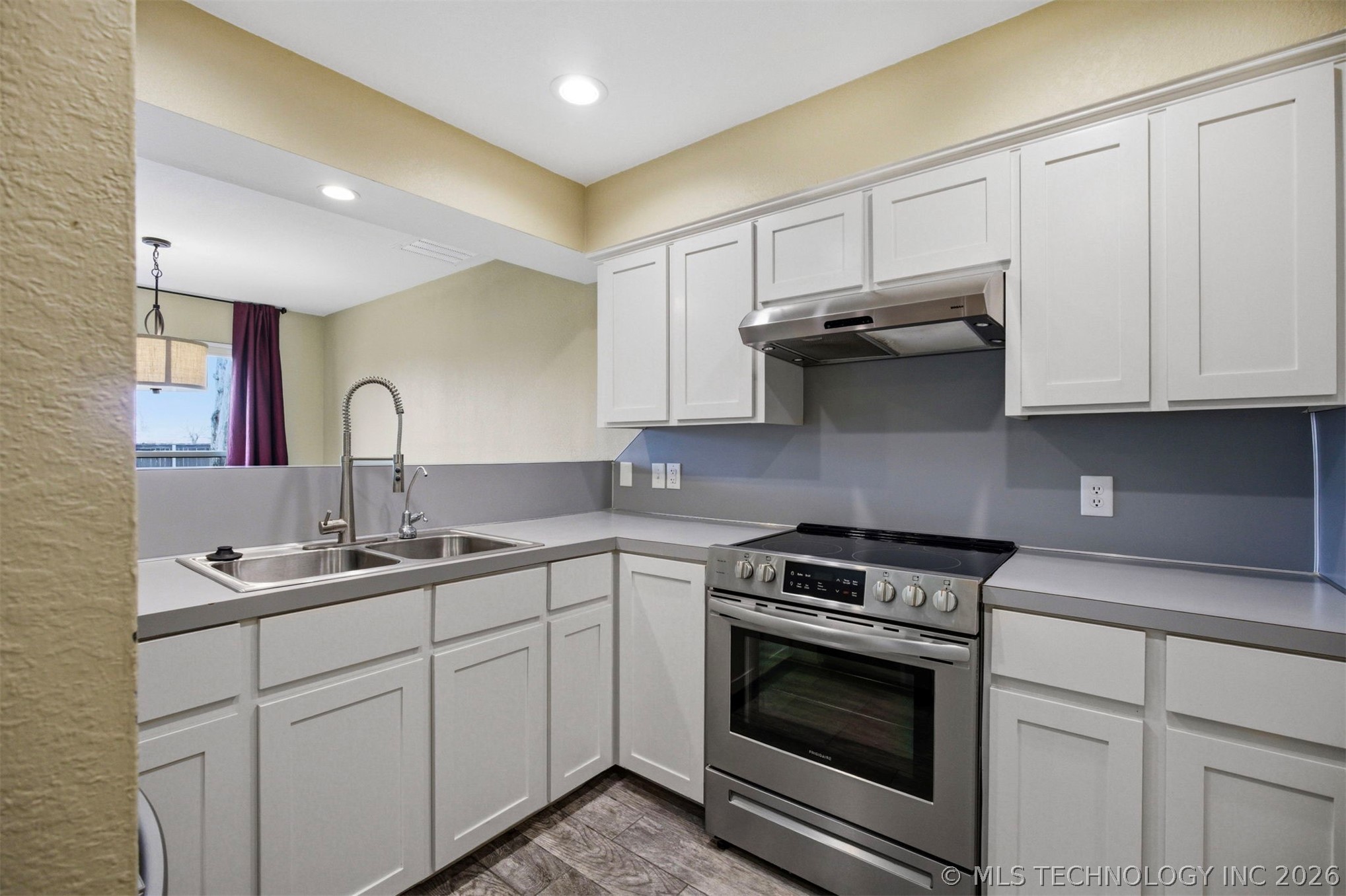 9006 E 60th Place Property Photo 11
