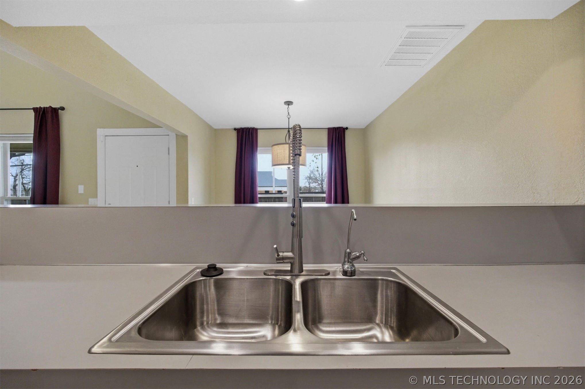 9006 E 60th Place Property Photo 12